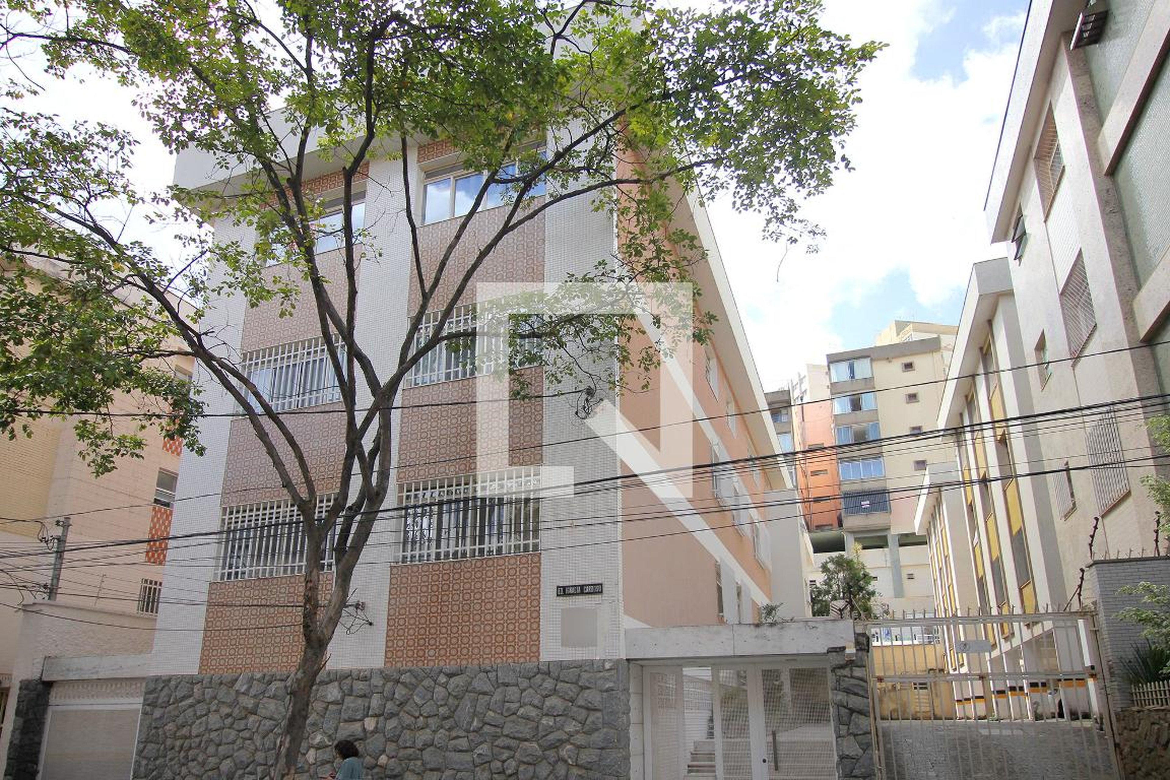 Fachada do Prédio Condomínio em Rua Ramalhete, 88