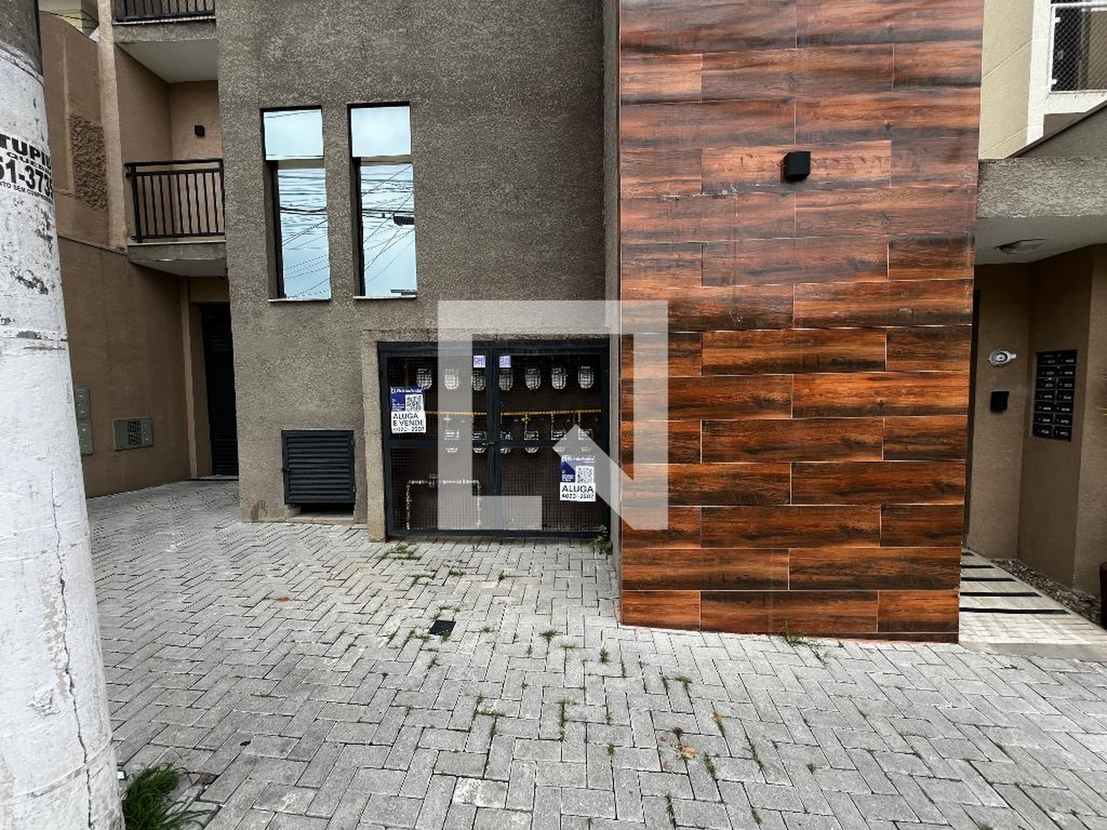 Fachada Condomínio em Rua Ladário, 160