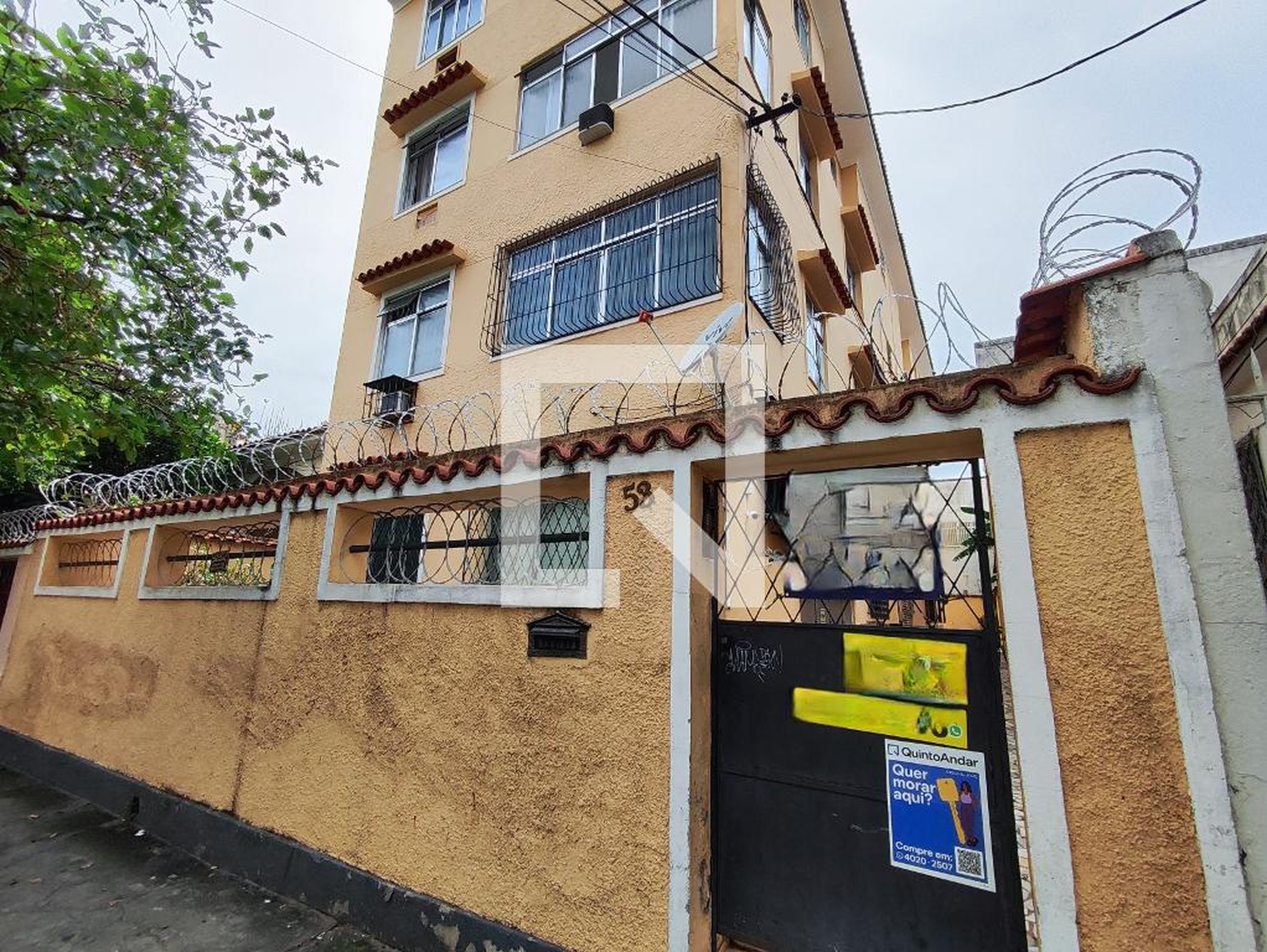 Fachada Condomínio em Rua Adriano, 53