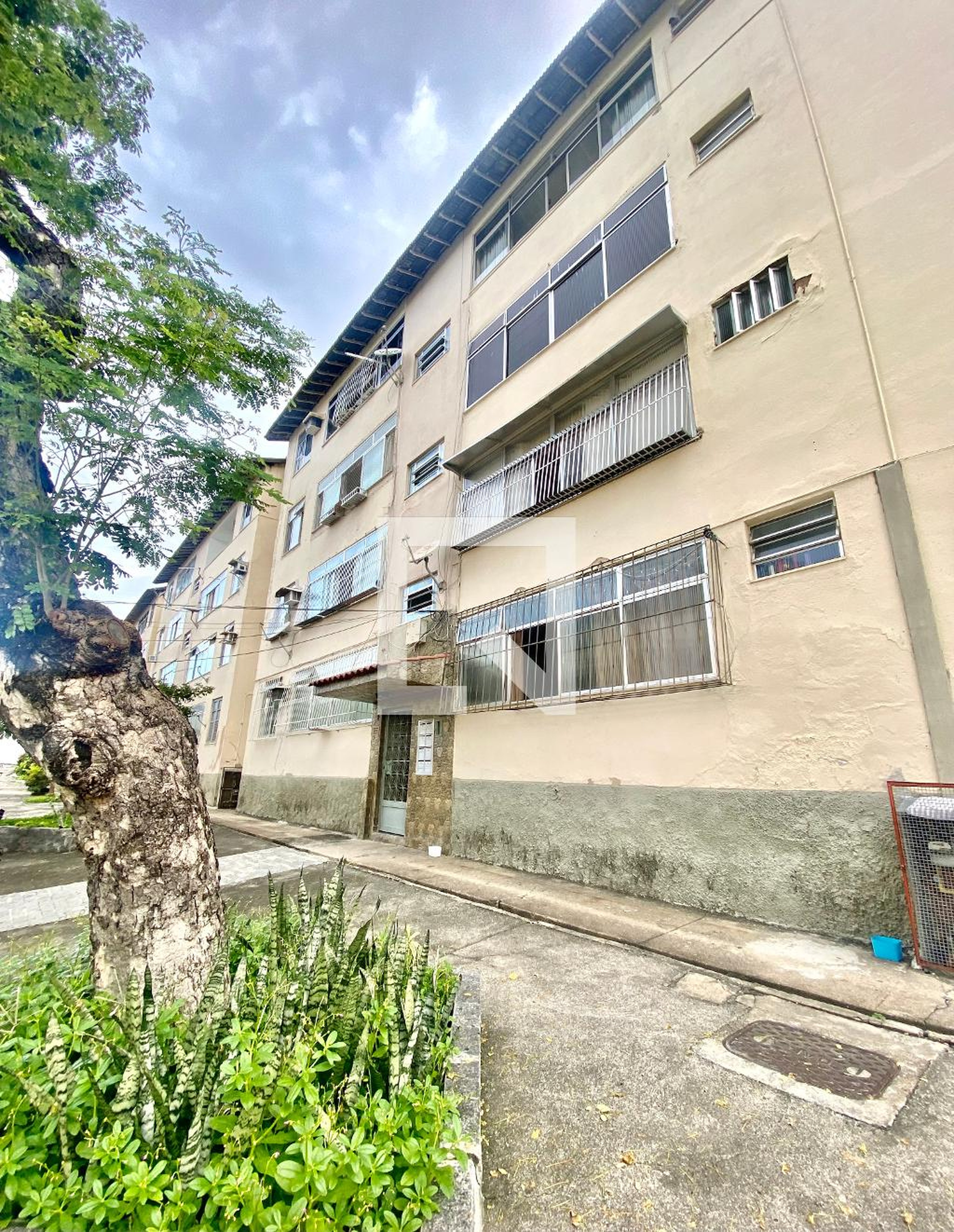 Fachada do Prédio Condomínio em Rua Ivolândia, 2