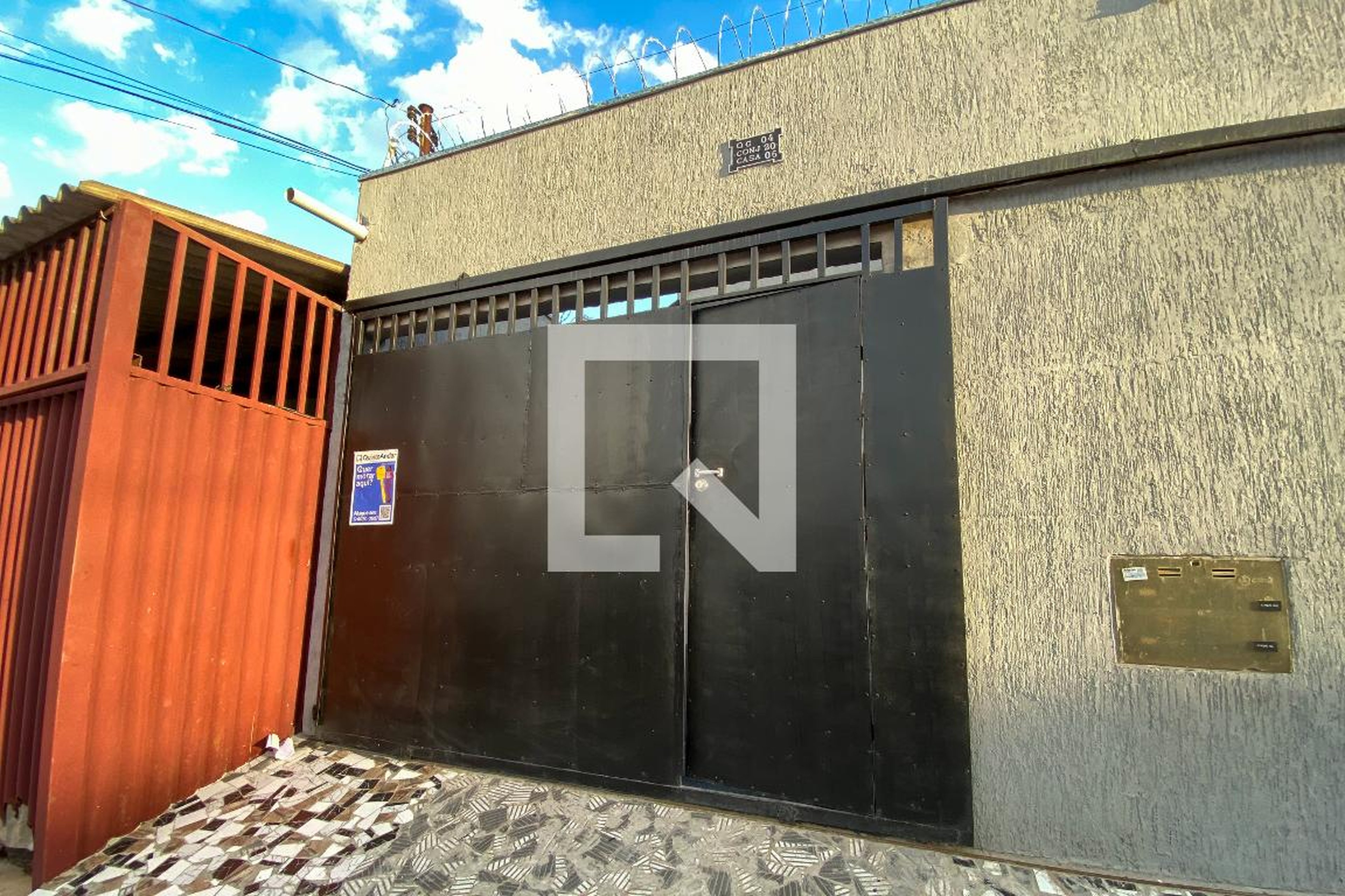 Fachada Condomínio em SETOR Q NORTE QNQ 4 CJ 20 LT 6, s/n