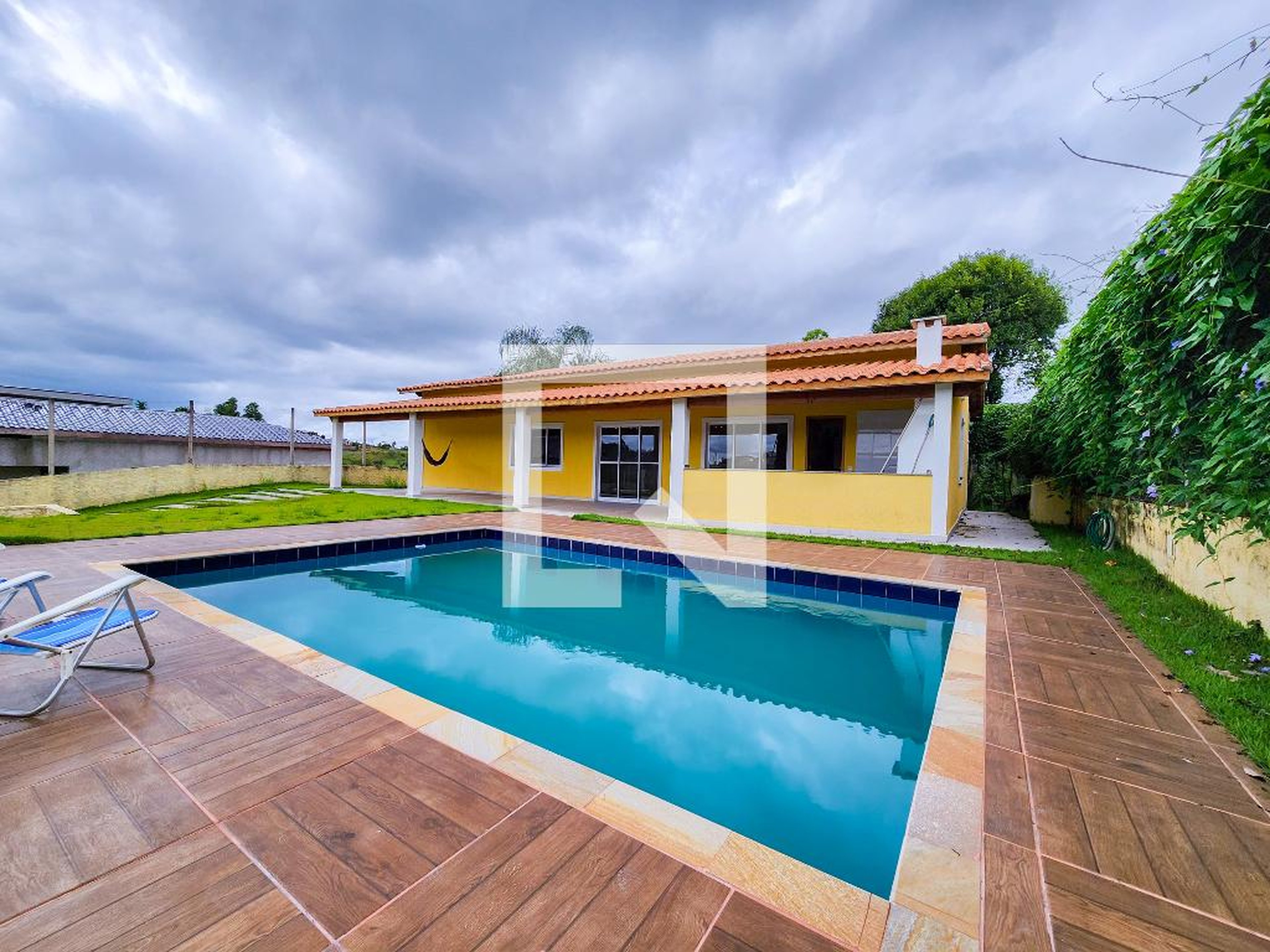Piscina Condomínio em Rua das Paineiras, 559