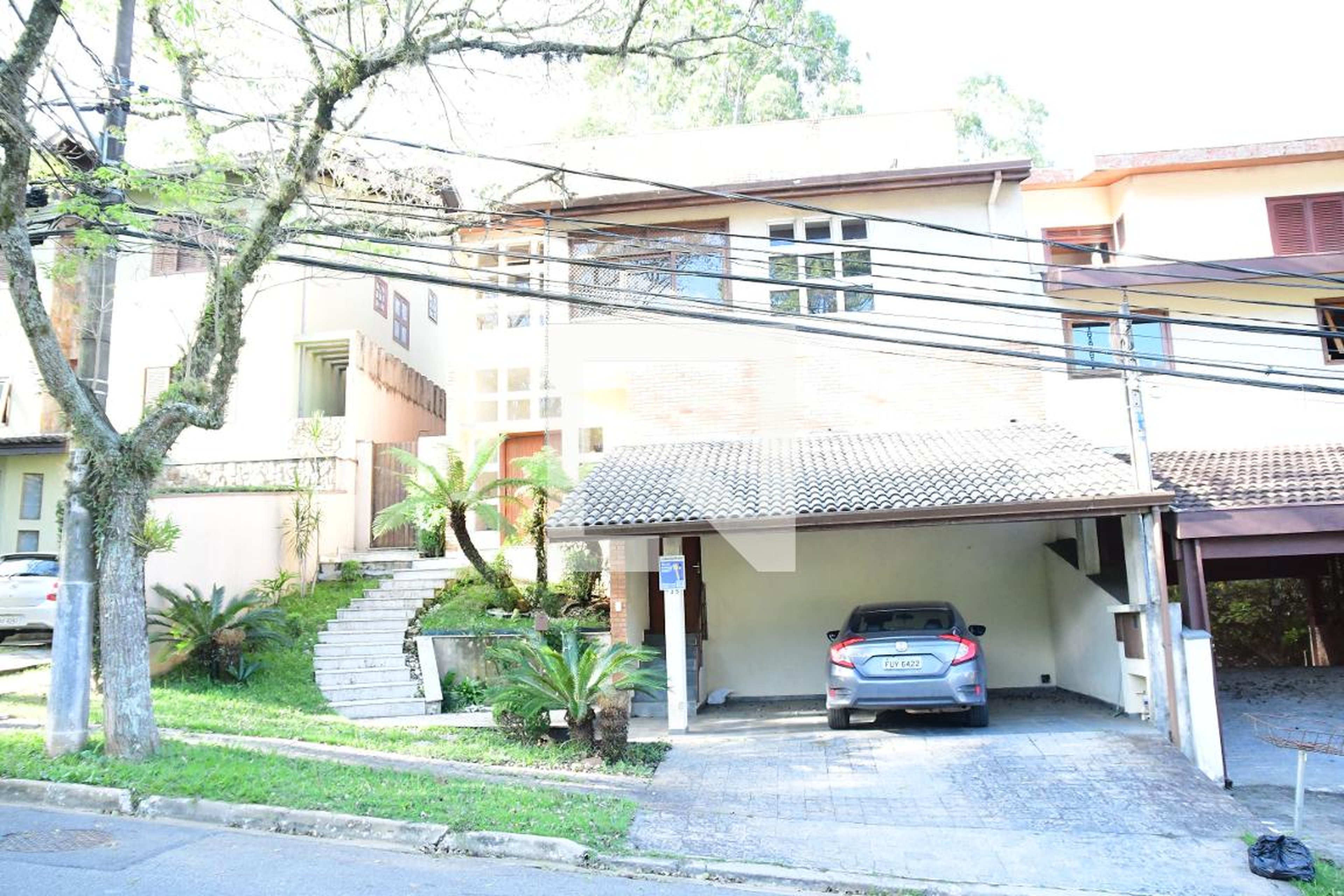 fachada Condomínio em Rua Diogo Álvares, 325