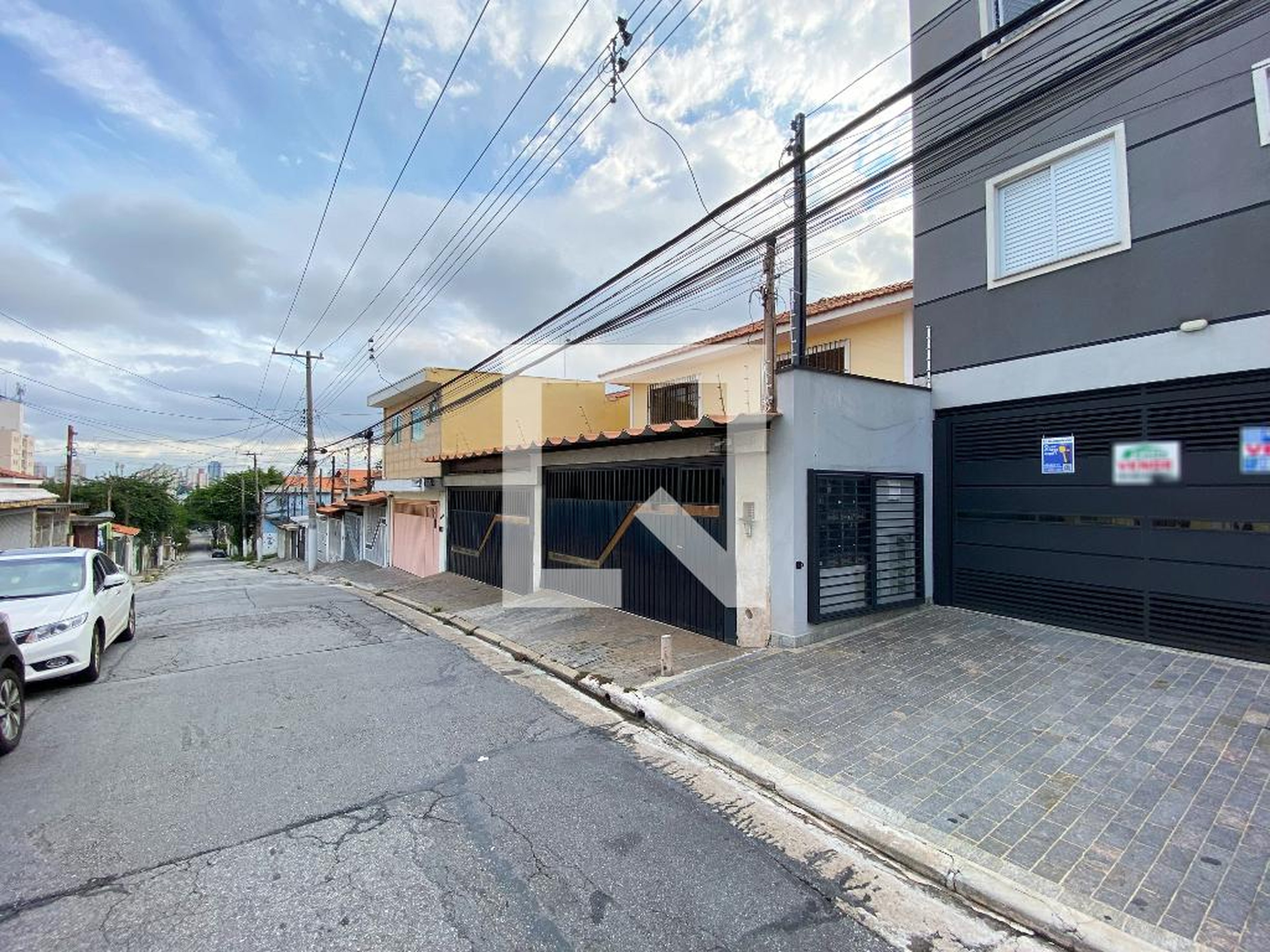 Fachada Condomínio em Rua dos Maracujás, 479