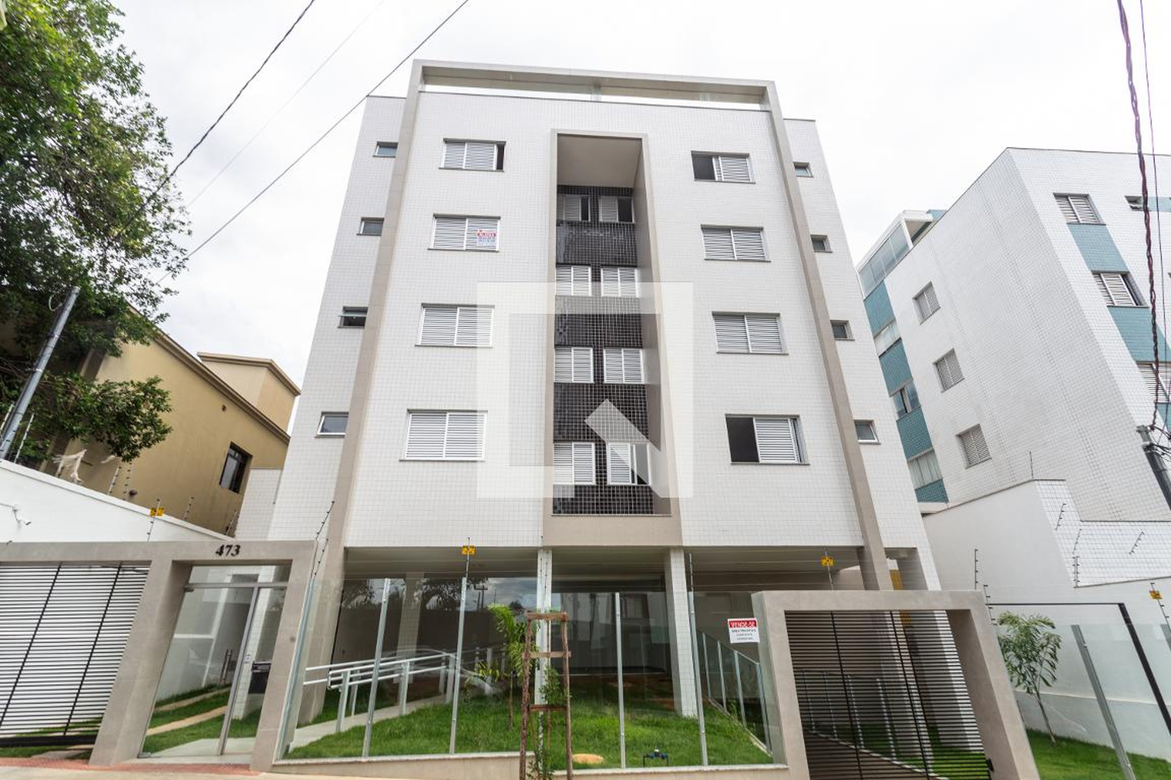 Fachada Condomínio em Rua Ibiratí, 471