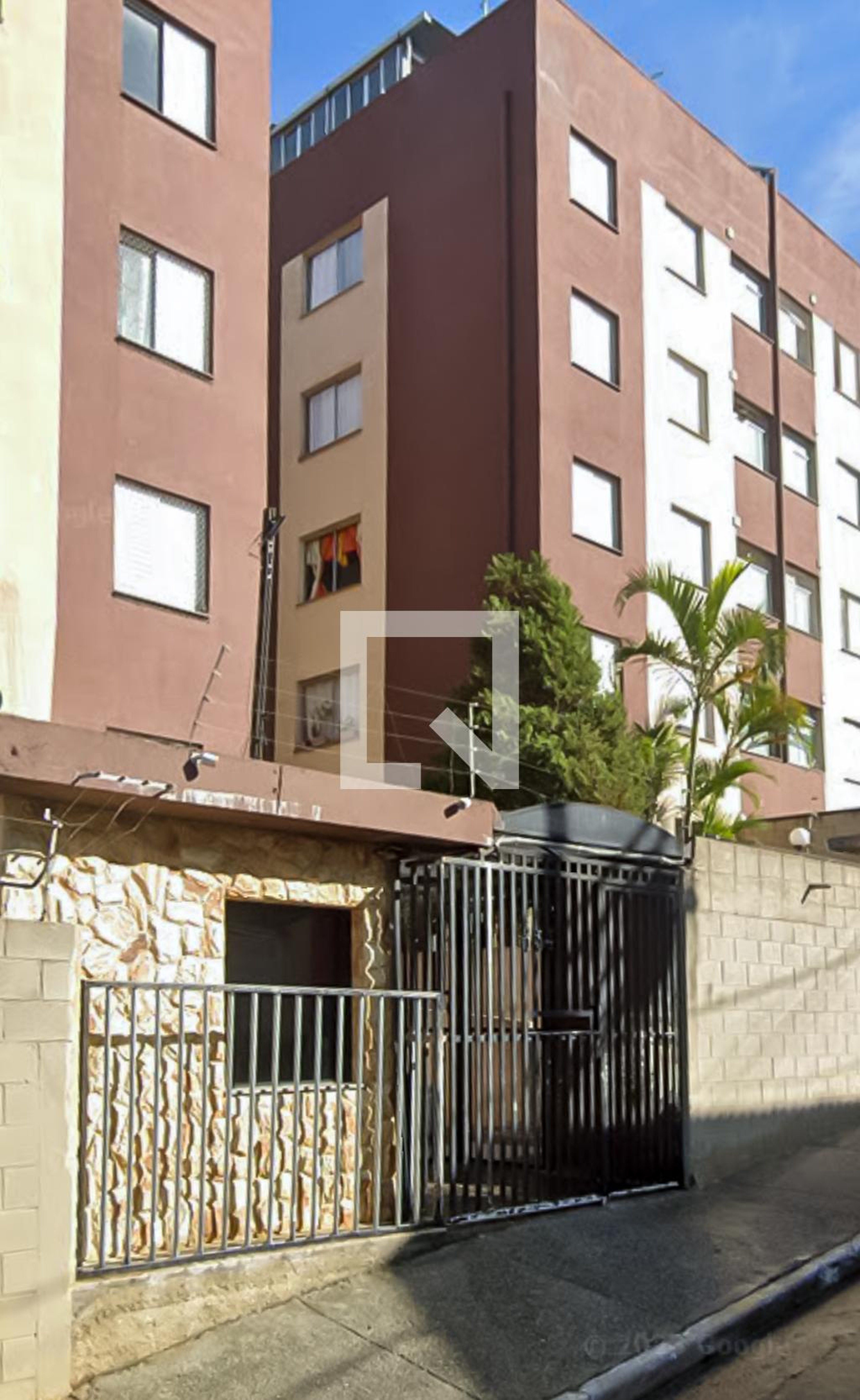 Fachada do Condomínio Condomínio em Rua Salvador do Sul, 154