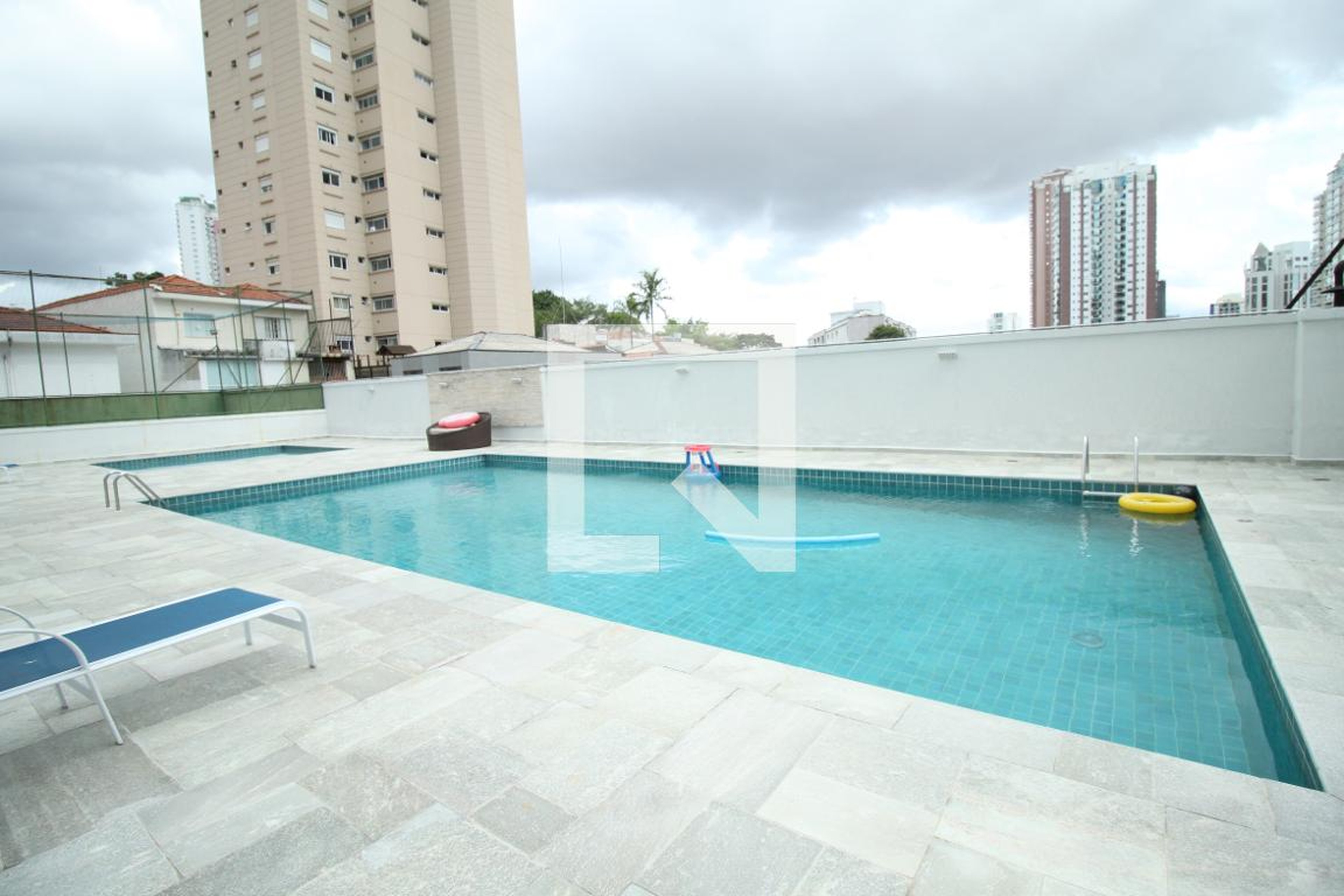 Piscina - Edifício guaratuba