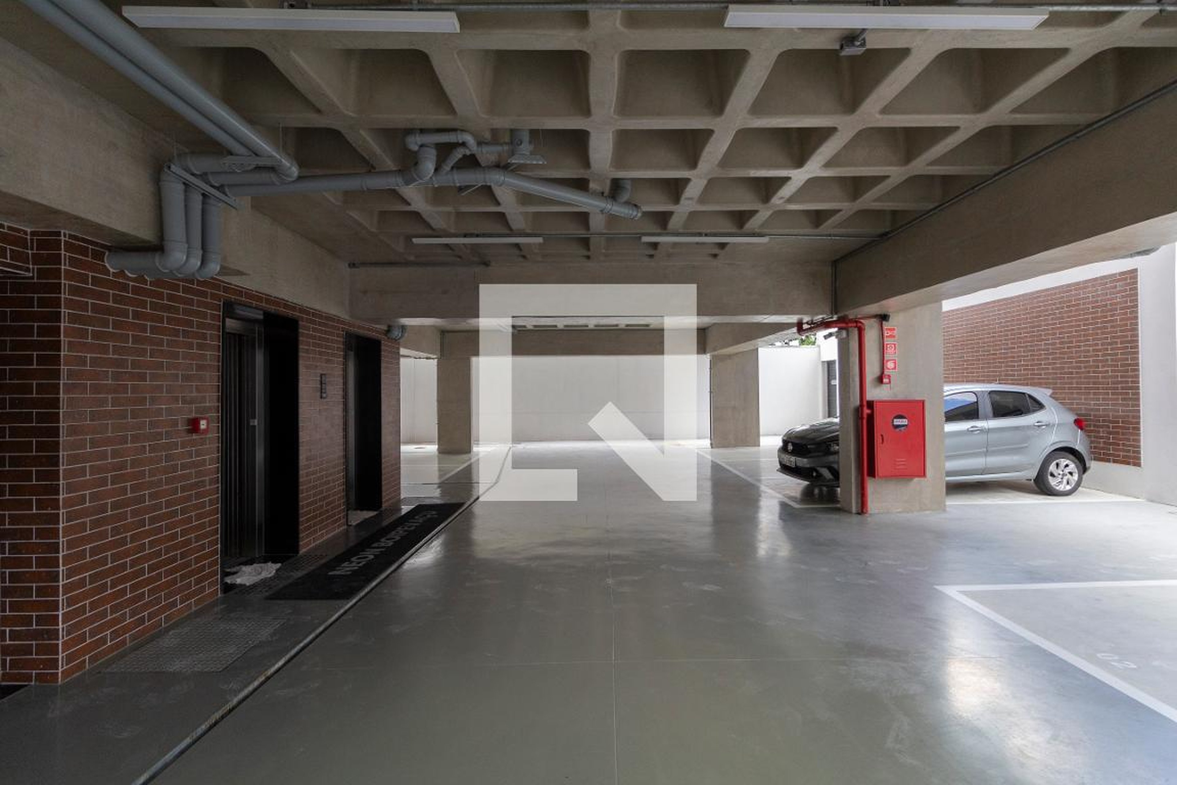 Elevador - Neon Boipevaçu