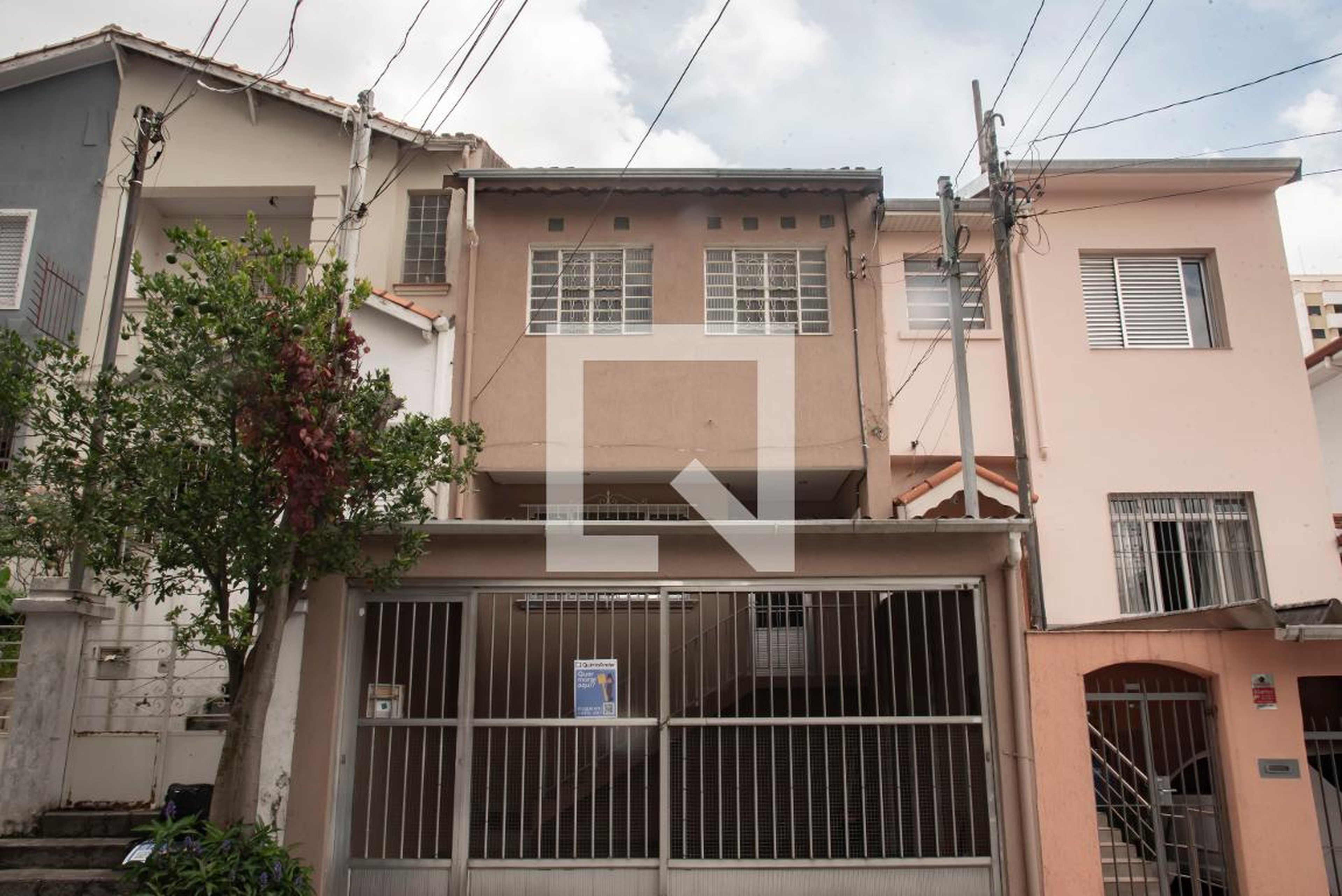 Fachada Condomínio em Rua dos Jacintos, 405