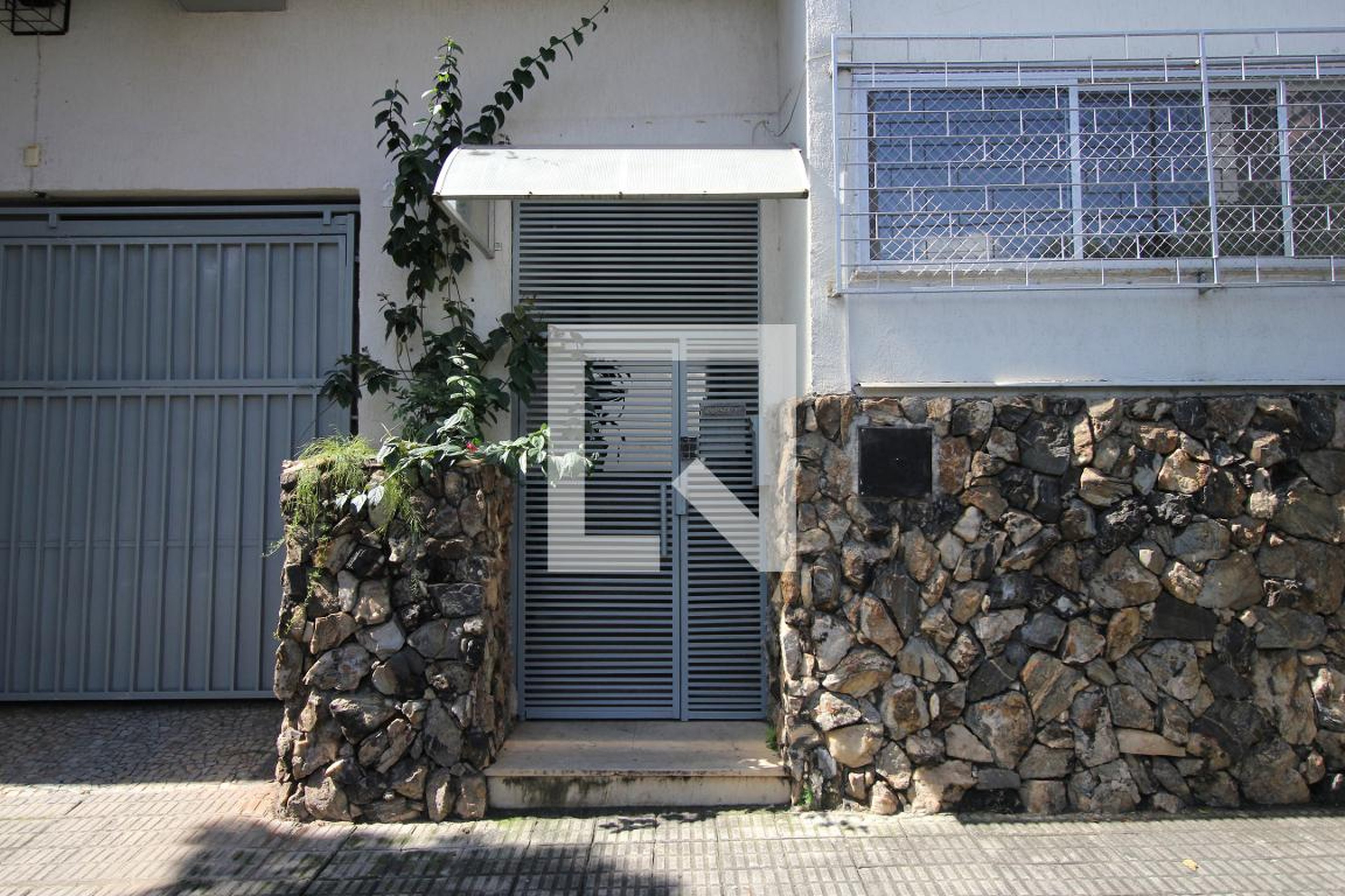 Fachada Condomínio em Rua Congonhas, 214