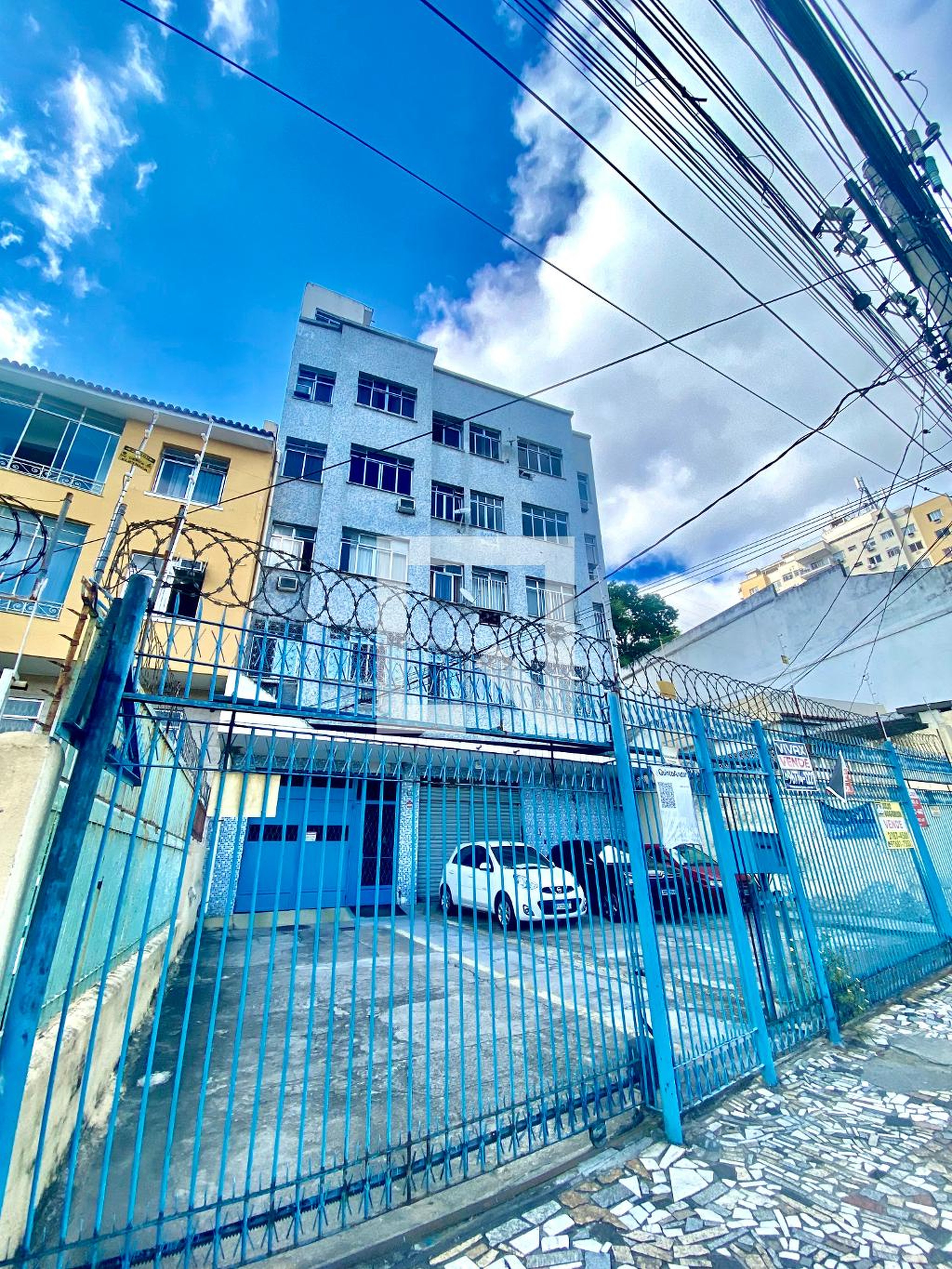 Fachada do Prédio Condomínio em Rua Vinte e Quatro de Maio, 119