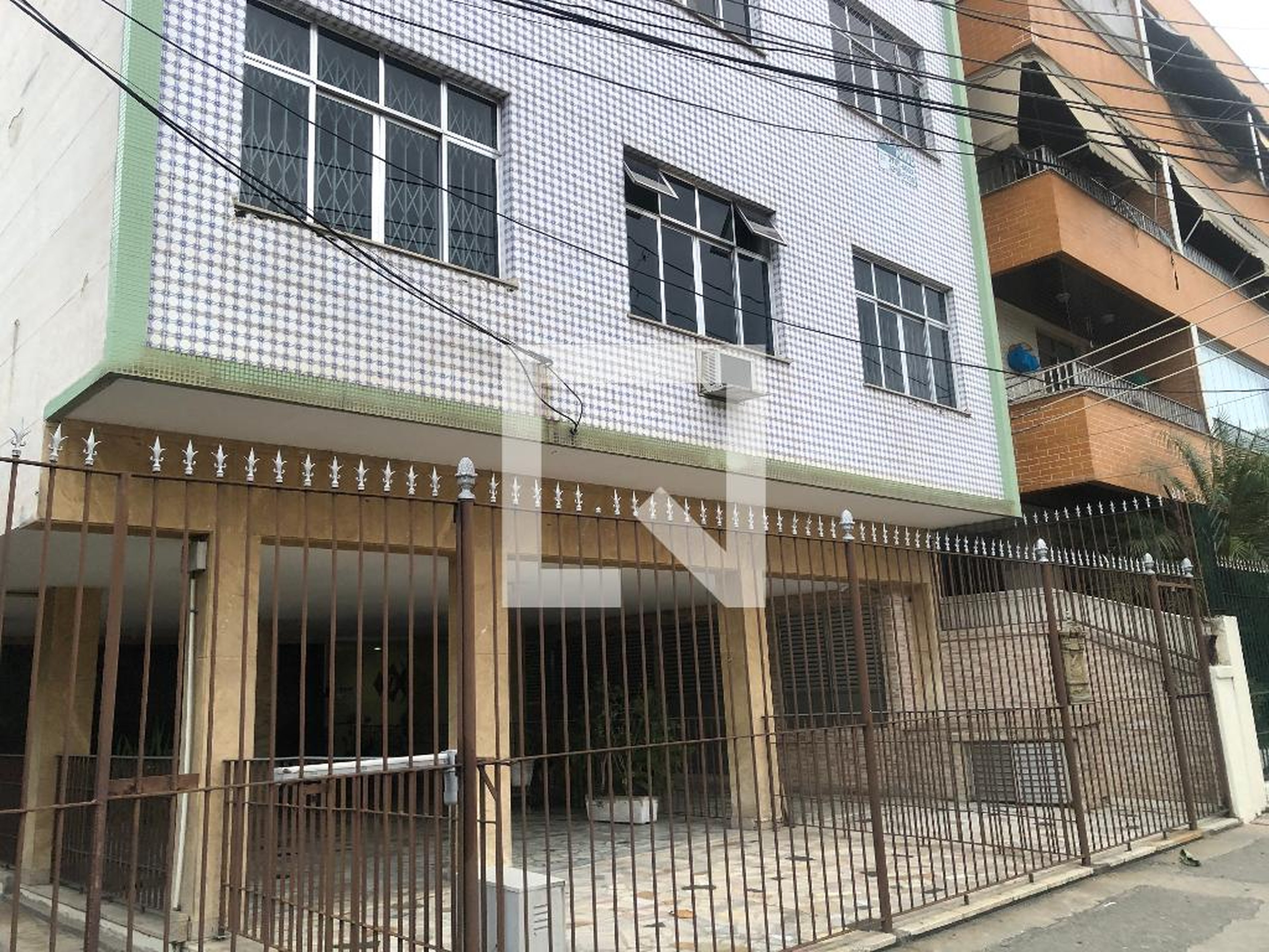 Fachada Condomínio em Estrada do Dendê, 597