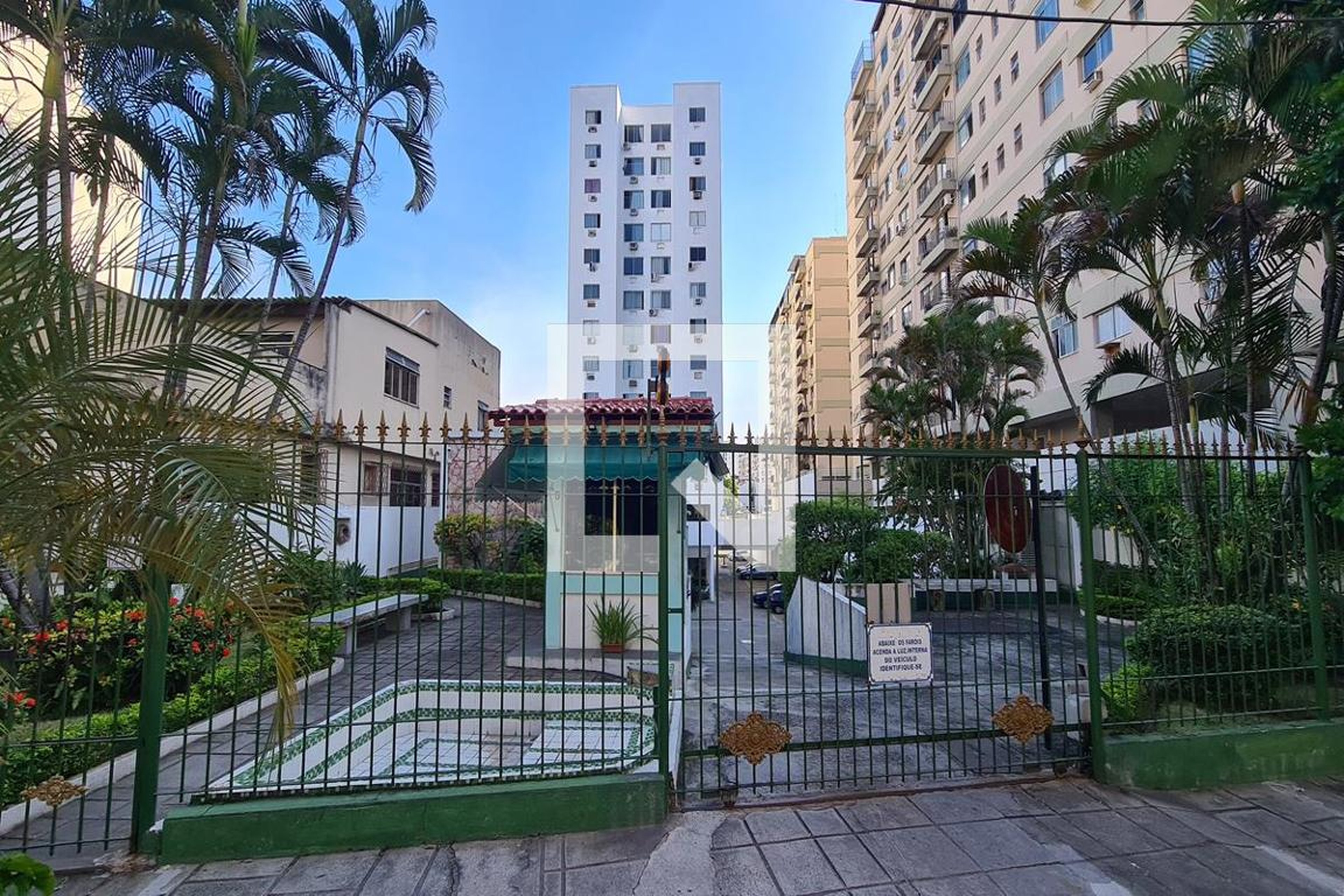 Fachada do Condomínio Condomínio Jardins das Palmeiras
