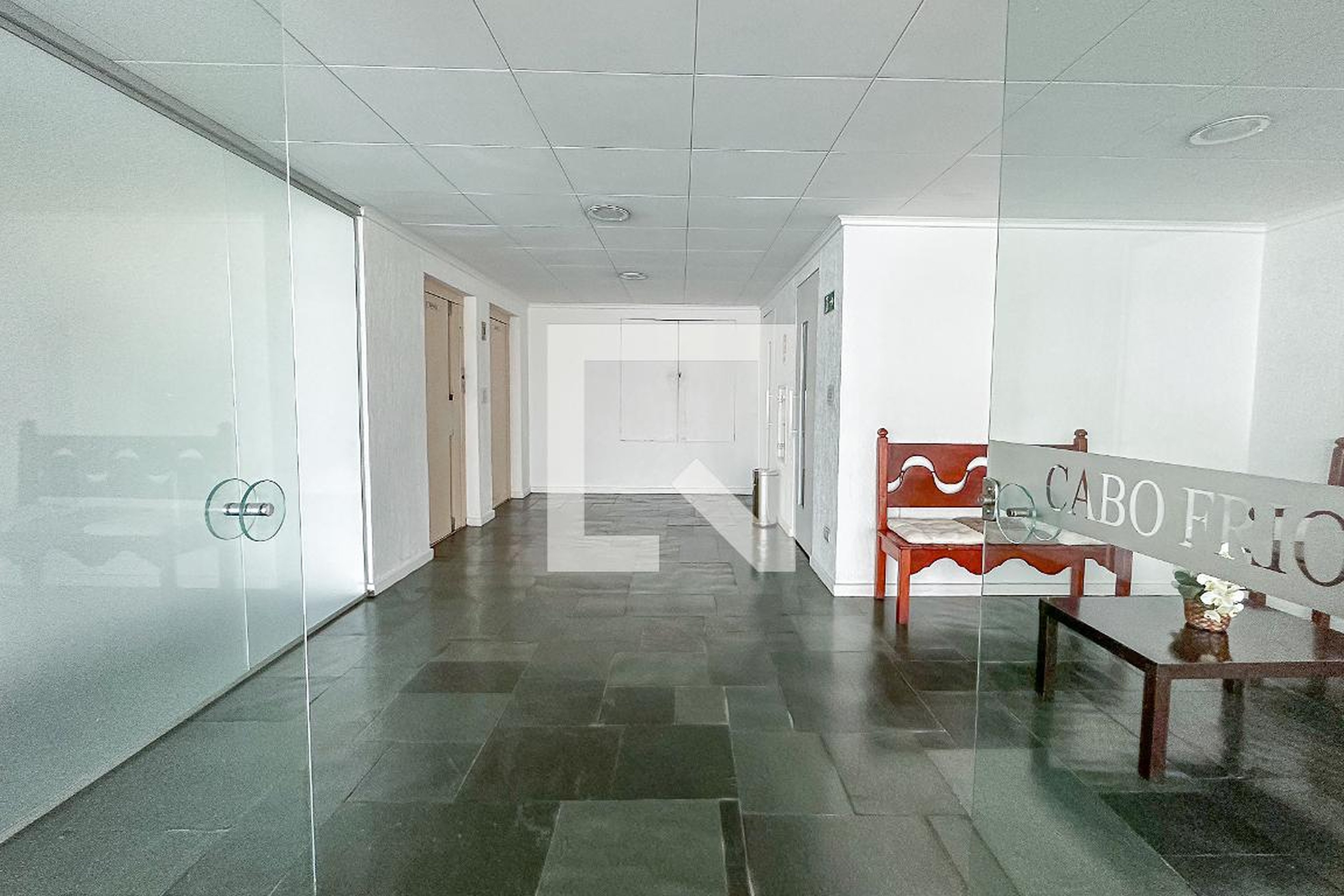 Hall de entrada Condomínio em Rua Raul Pompéia, 259