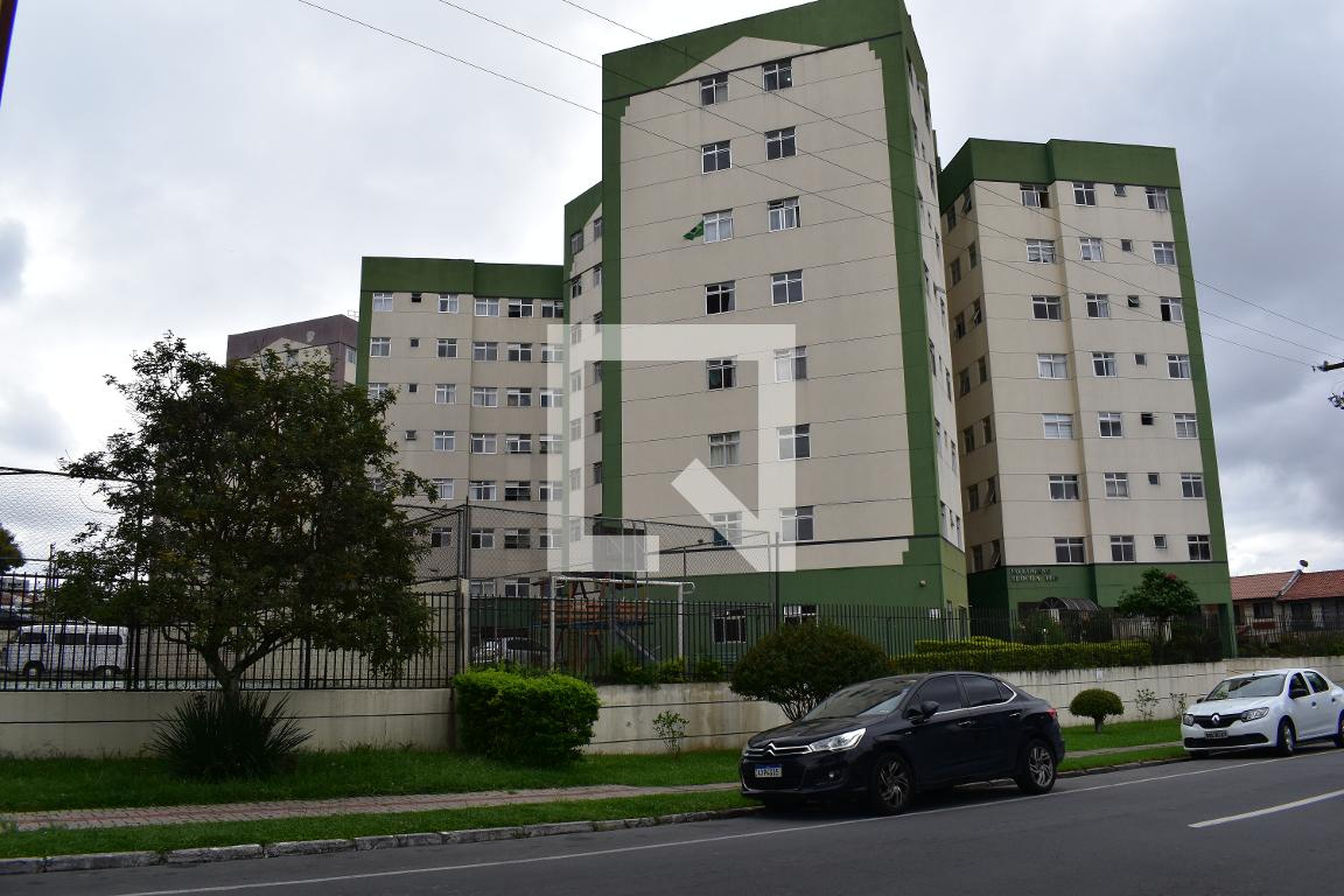 Fachada do condomínio Condomínio em Rua Isaías Régis de Miranda, 1060
