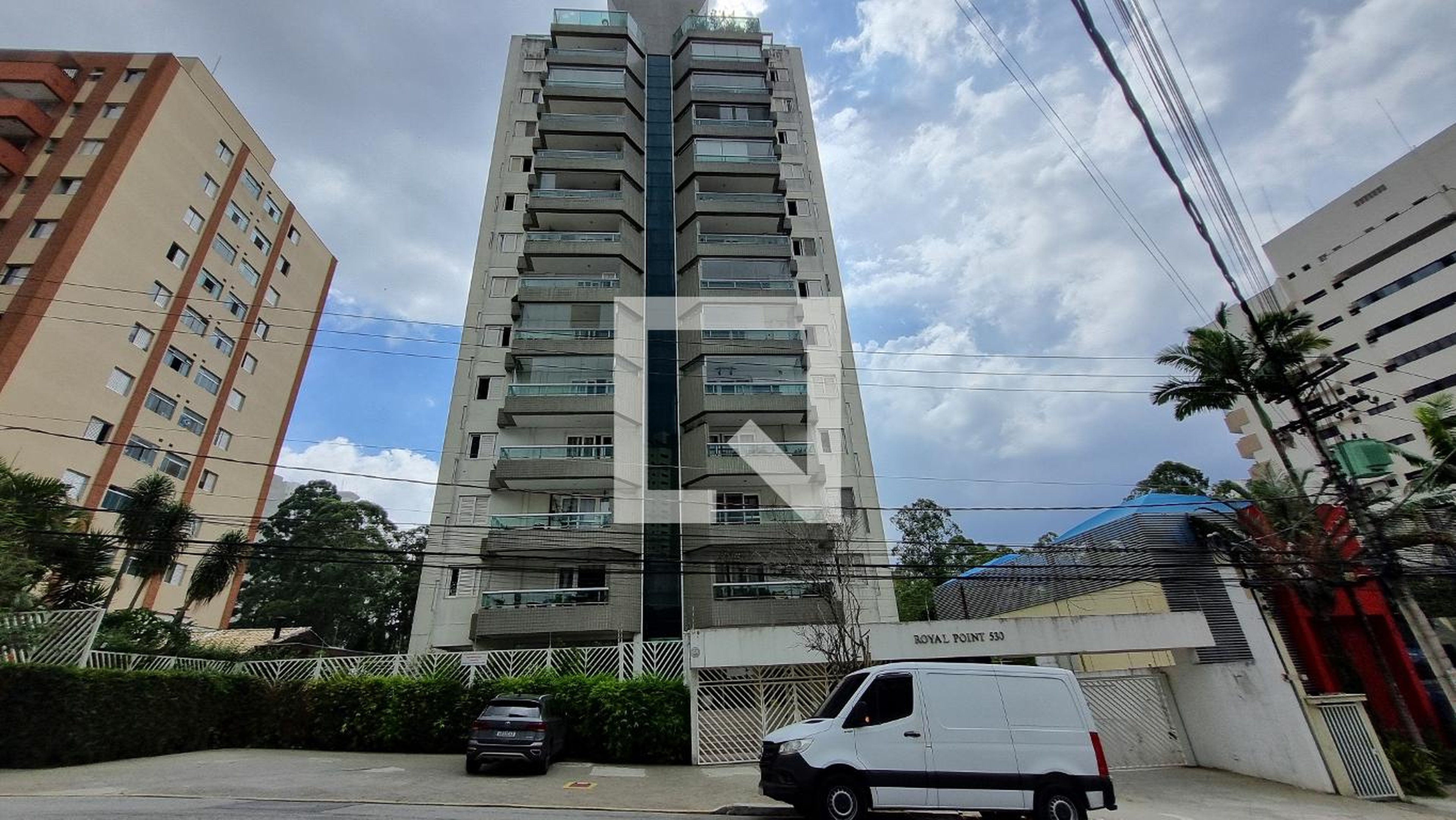 Fachada Condomínio em Rua Deputado João Sussumu Hirata, 540