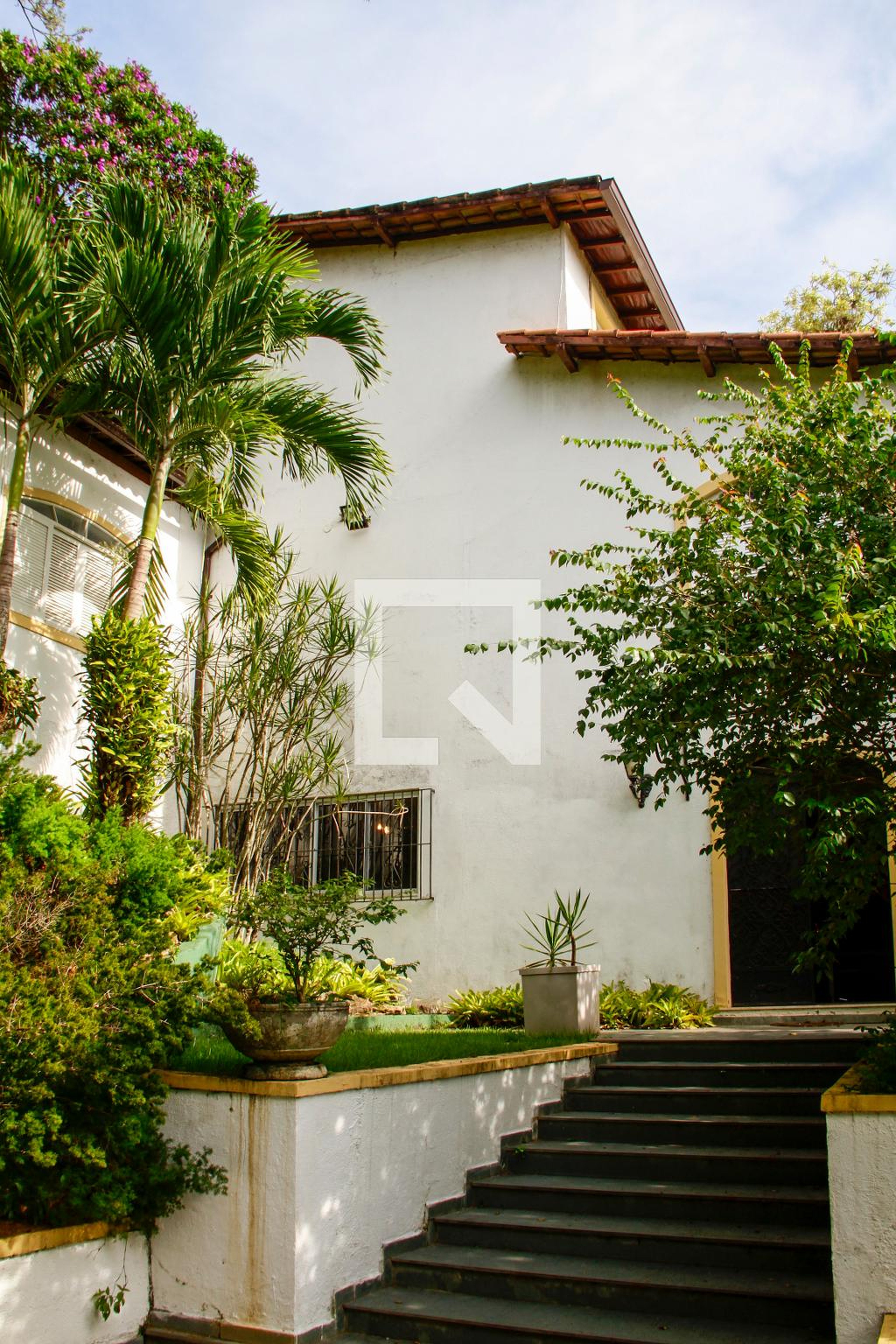 Fachada Condomínio em Rua Redenção da Serra, 166