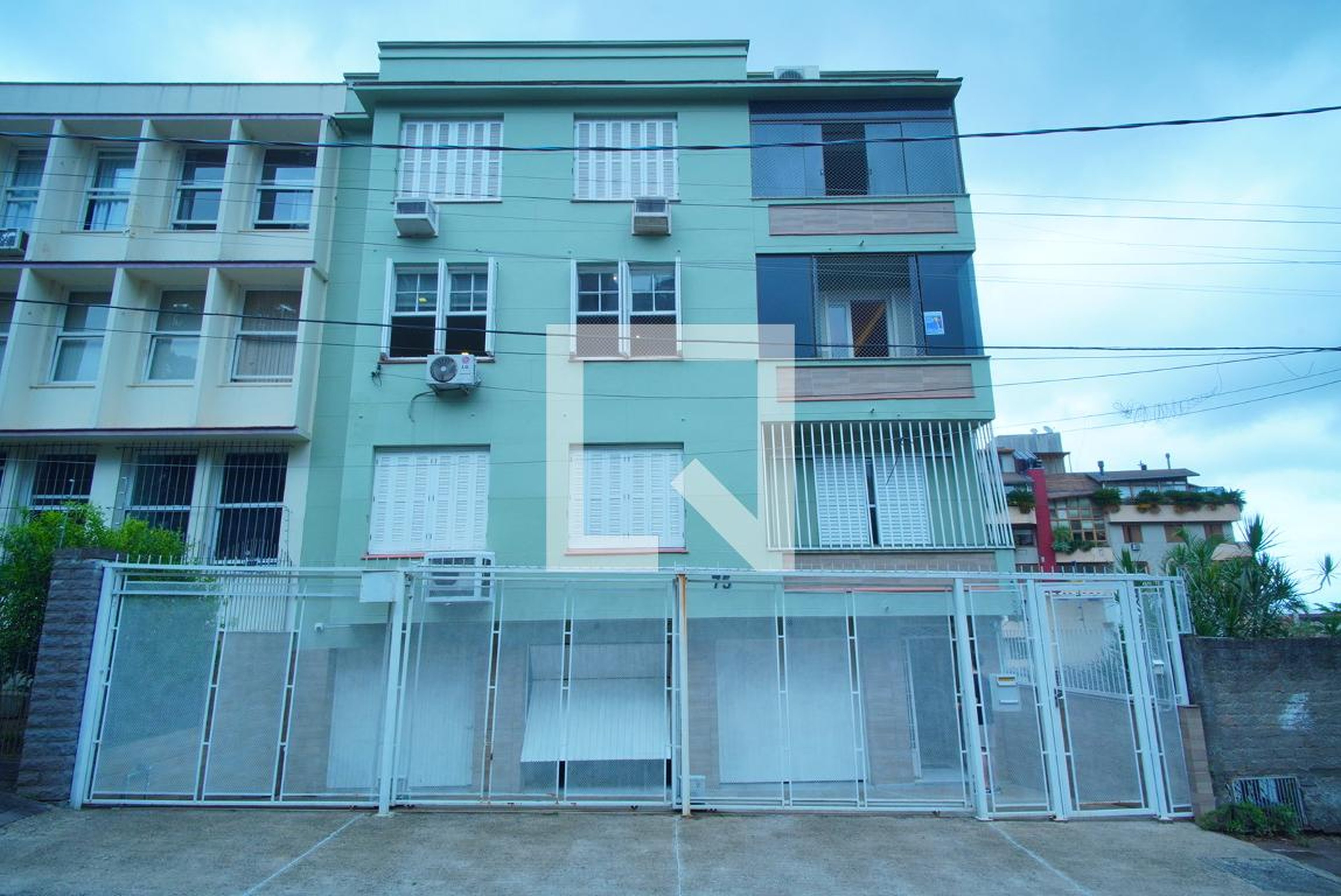 Fachada Condomínio em Travessa Desembargador Vieira Pires, 75