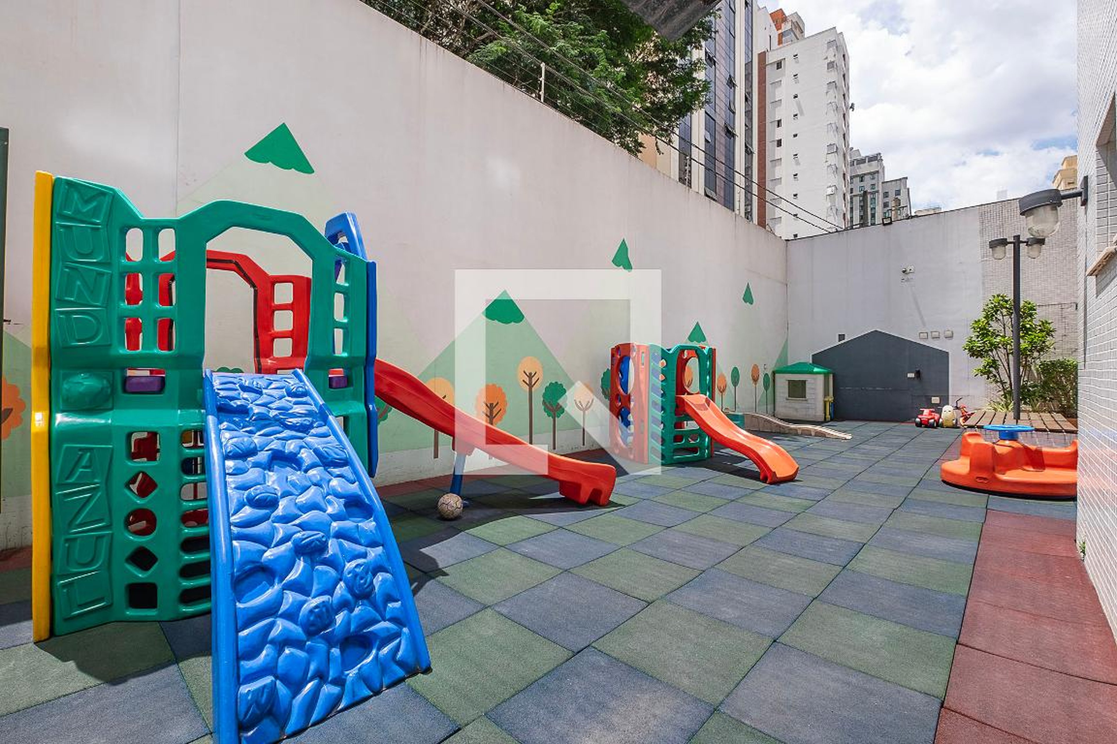 Playground - Lorraine