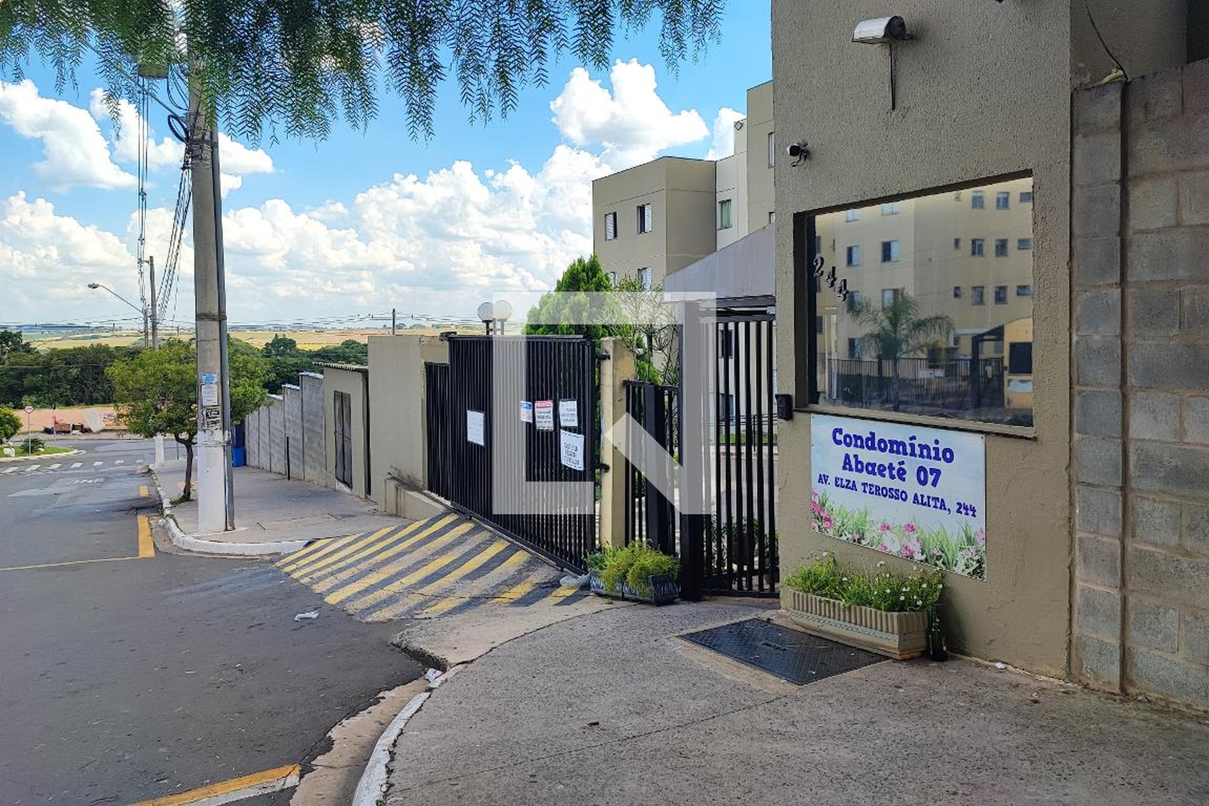 Fachada do Condomínio Condomínio Abaete