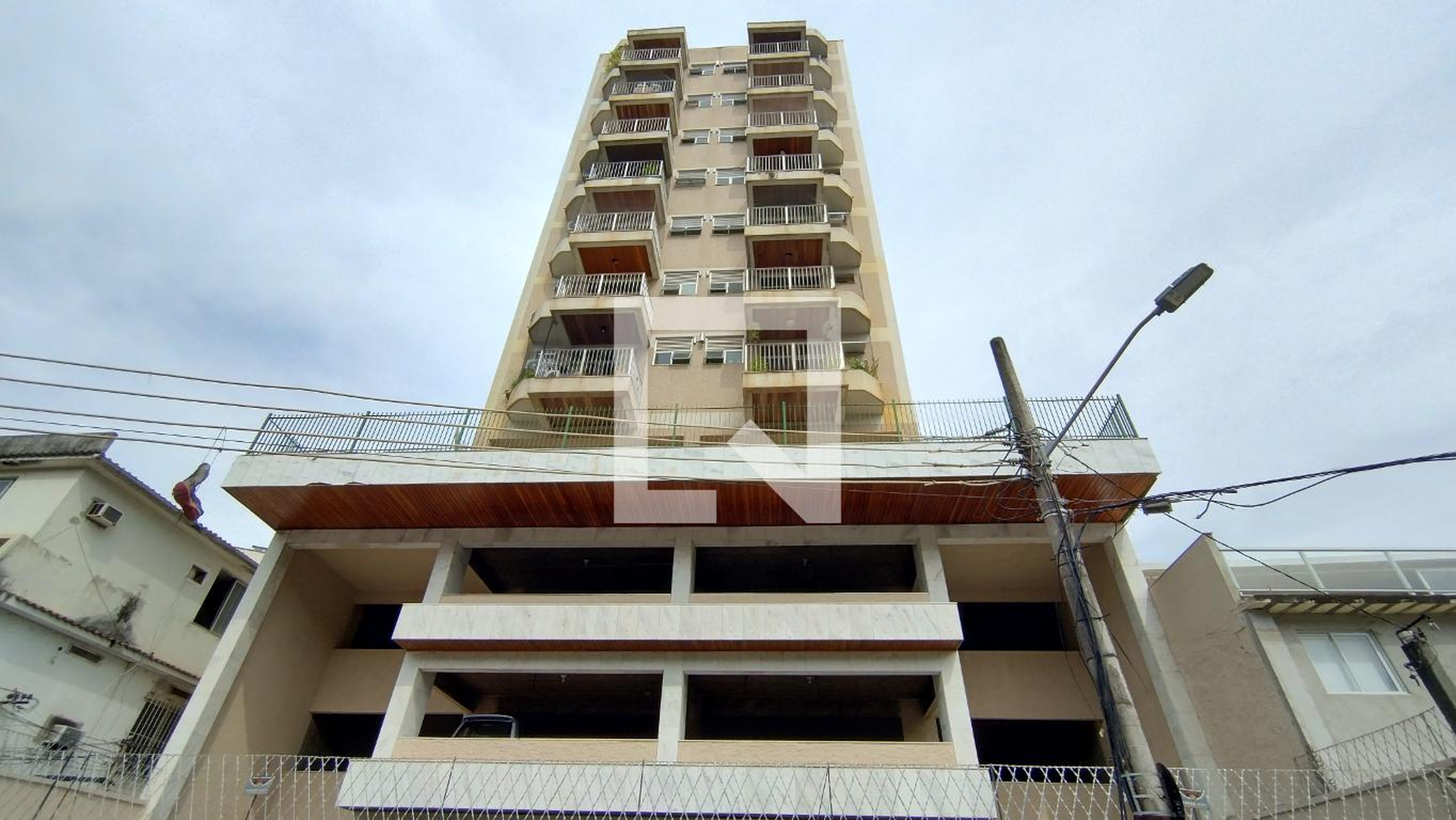 fachada Condomínio em Rua Comendador Siqueira, 201