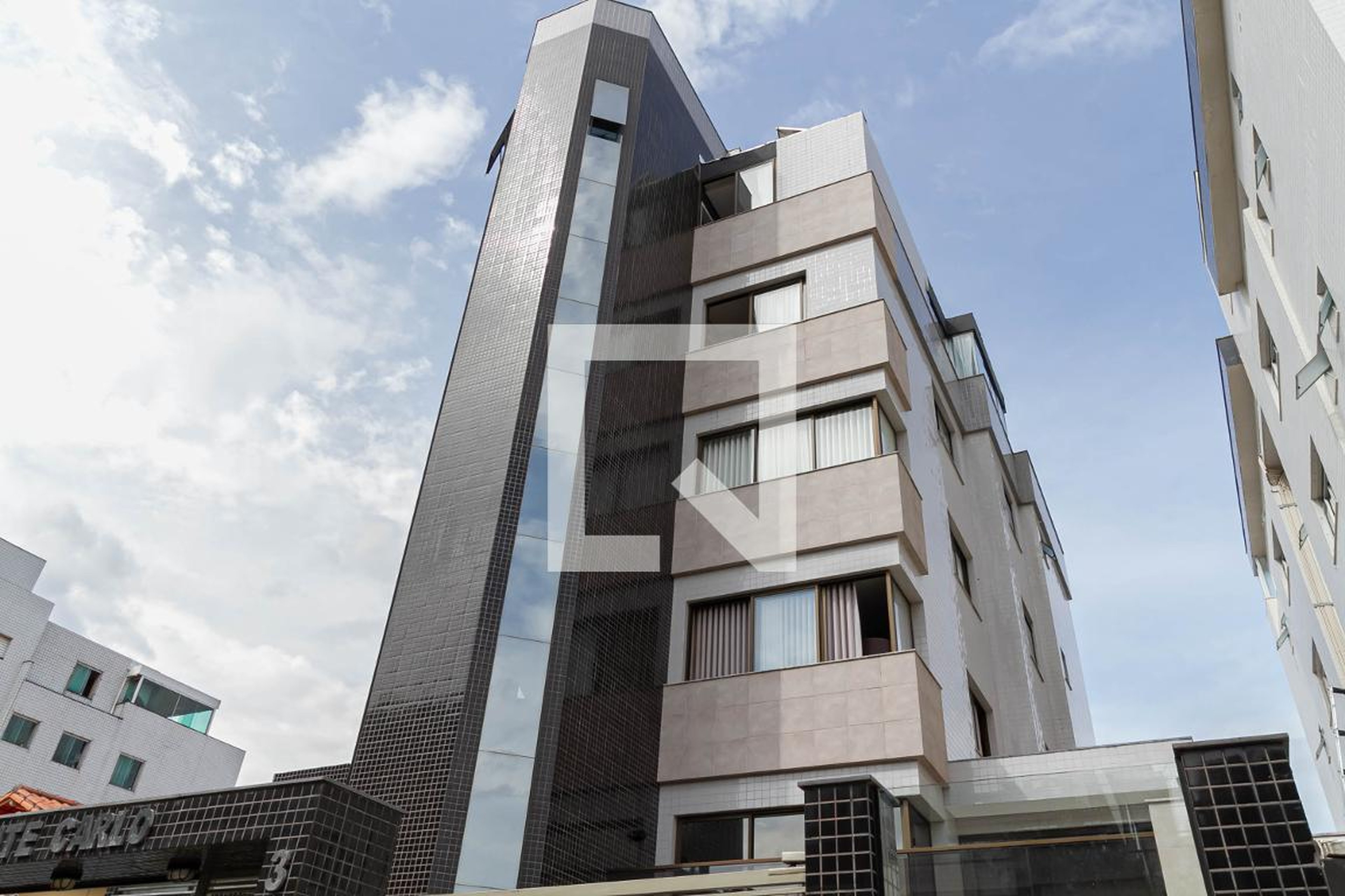 Fachada Condomínio em Rua Gerson Moretzsohn, 375