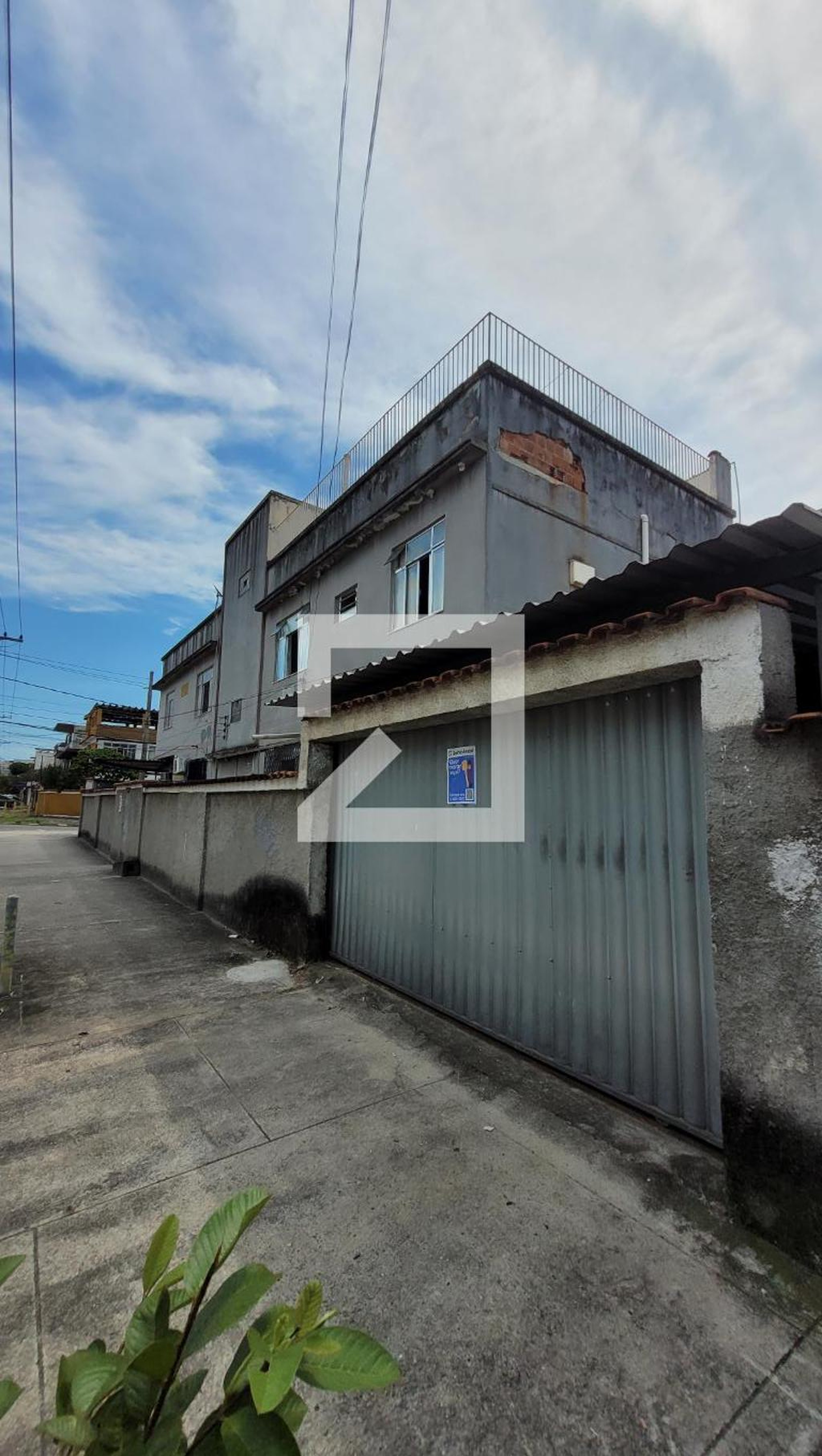 Fachada Condomínio em Rua Ararai, 272