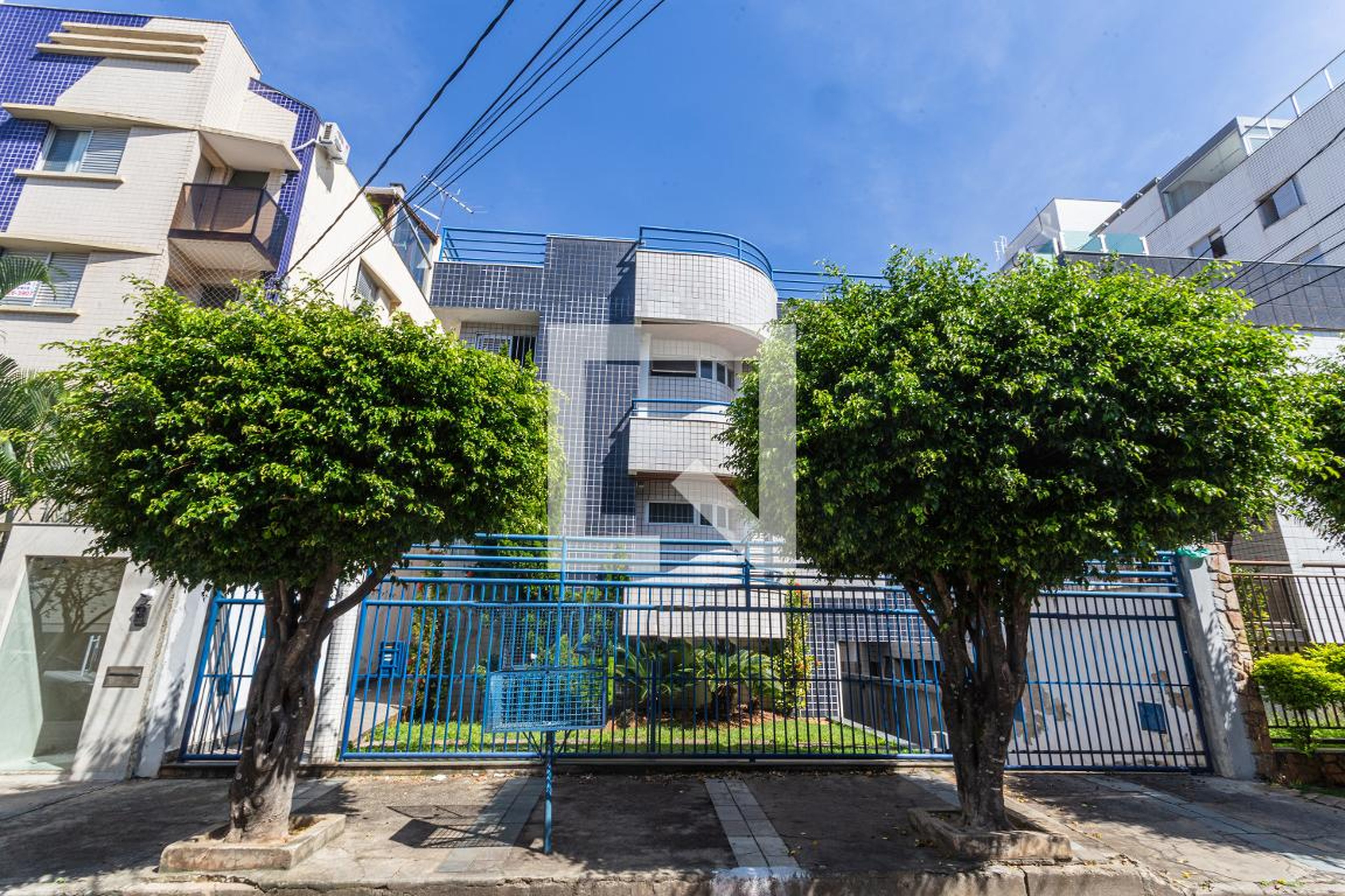 Fachada Condomínio em Rua Manoel Venâncio Martins, 55