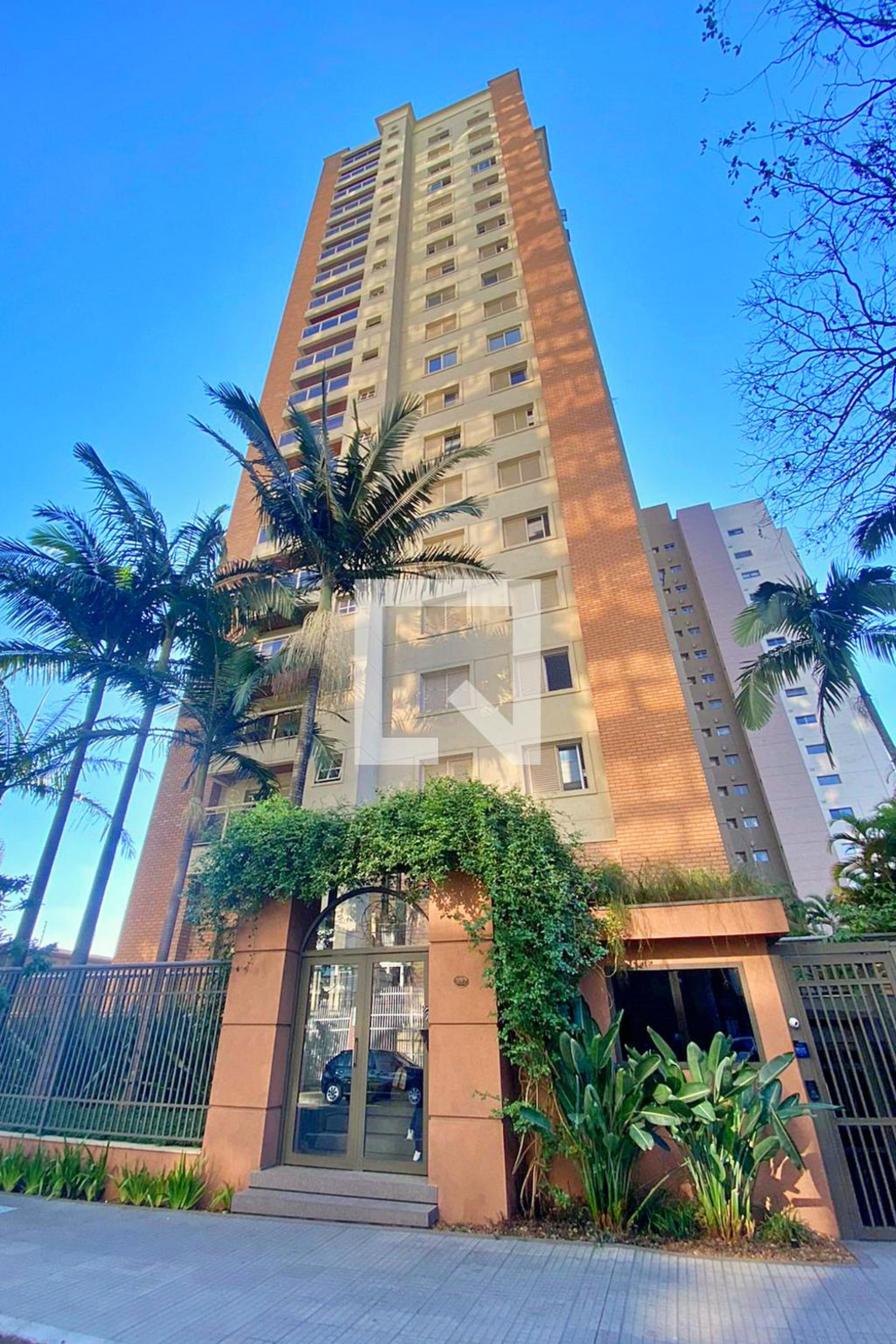 Fachada Condomínio Queen Catherinne