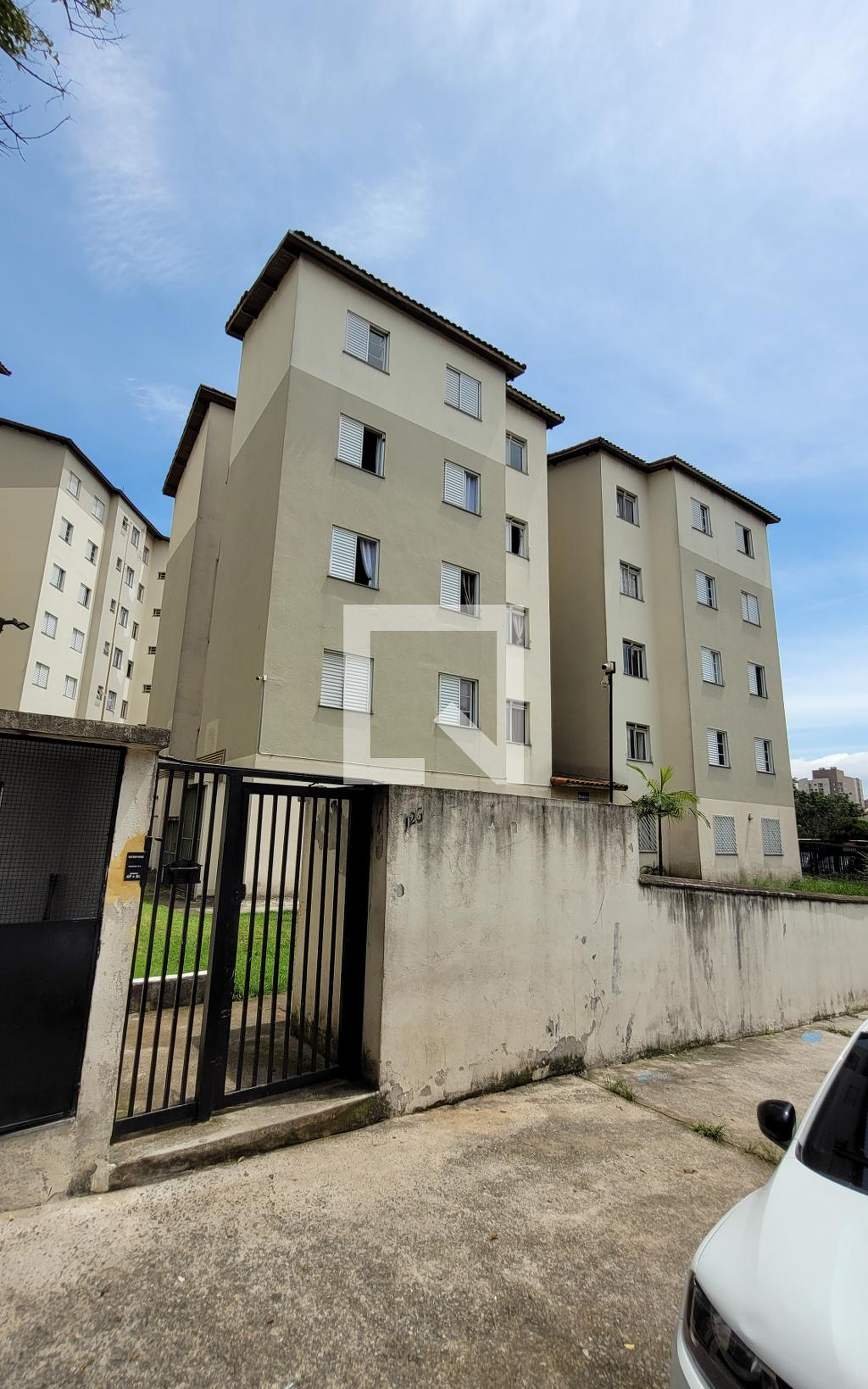 Fachada Condomínio em Rua Catigua, 123