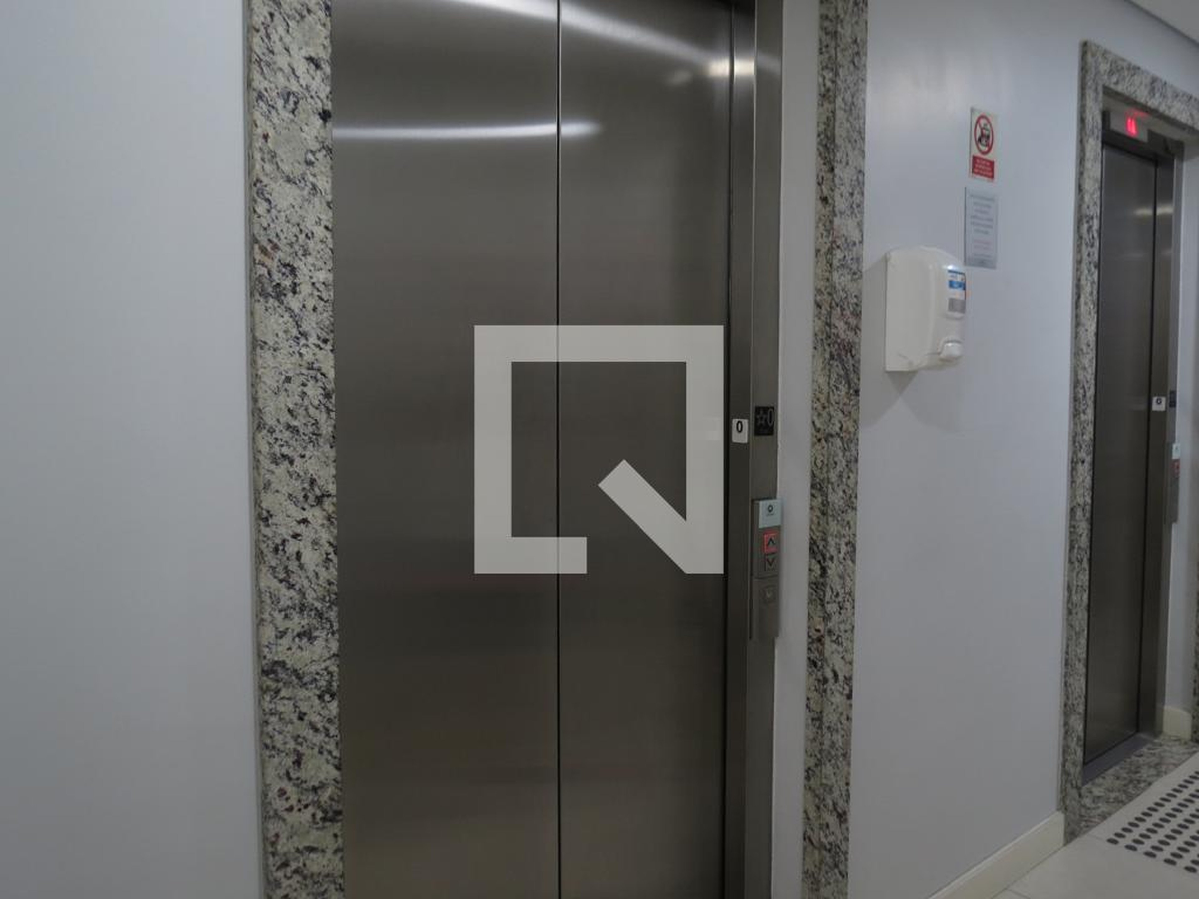 Elevador Condomínio em Viela Um, 2616