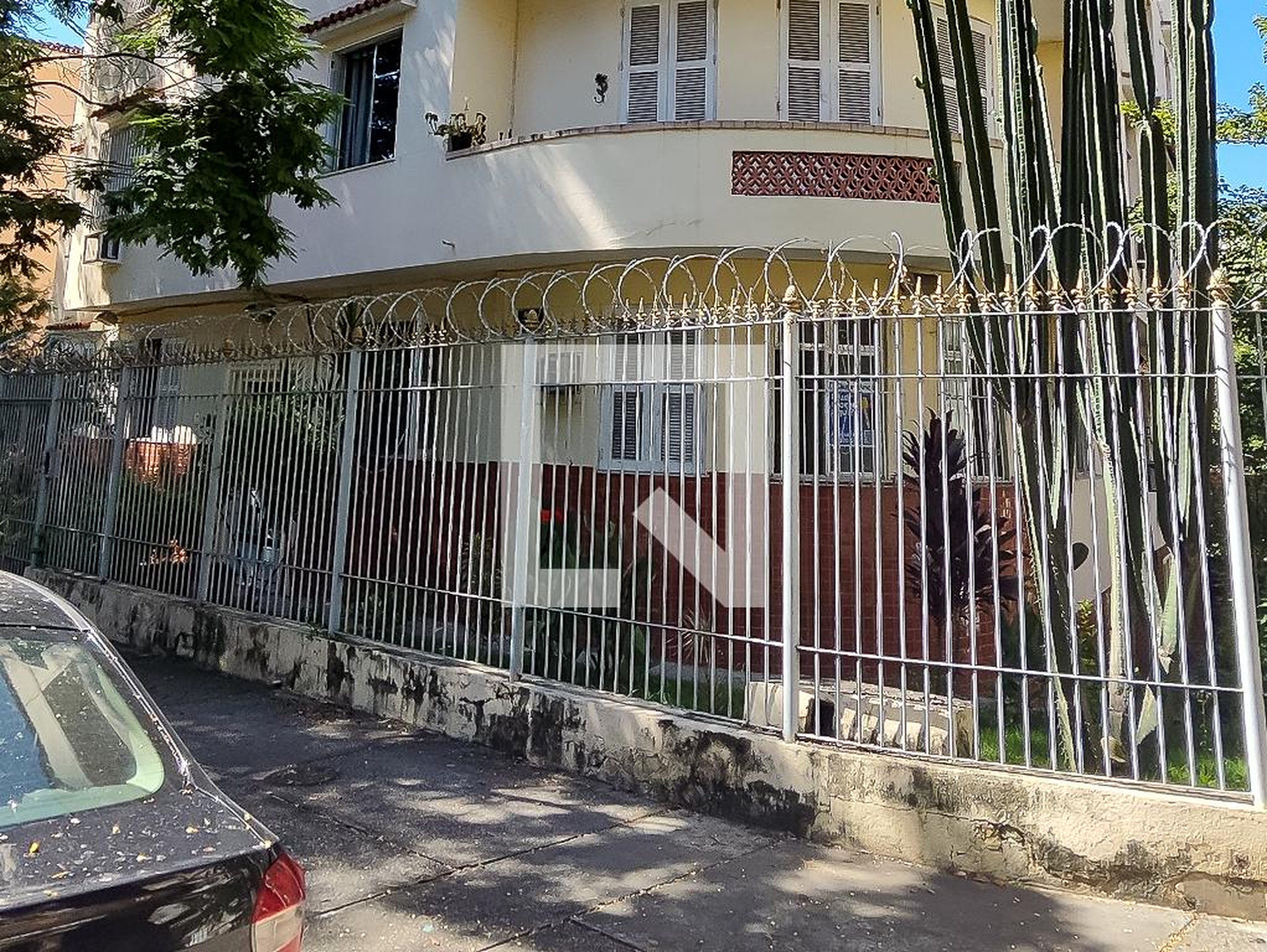 Fachada do Prédio Condomínio em Rua Engenheiro Gama Lôbo, 183