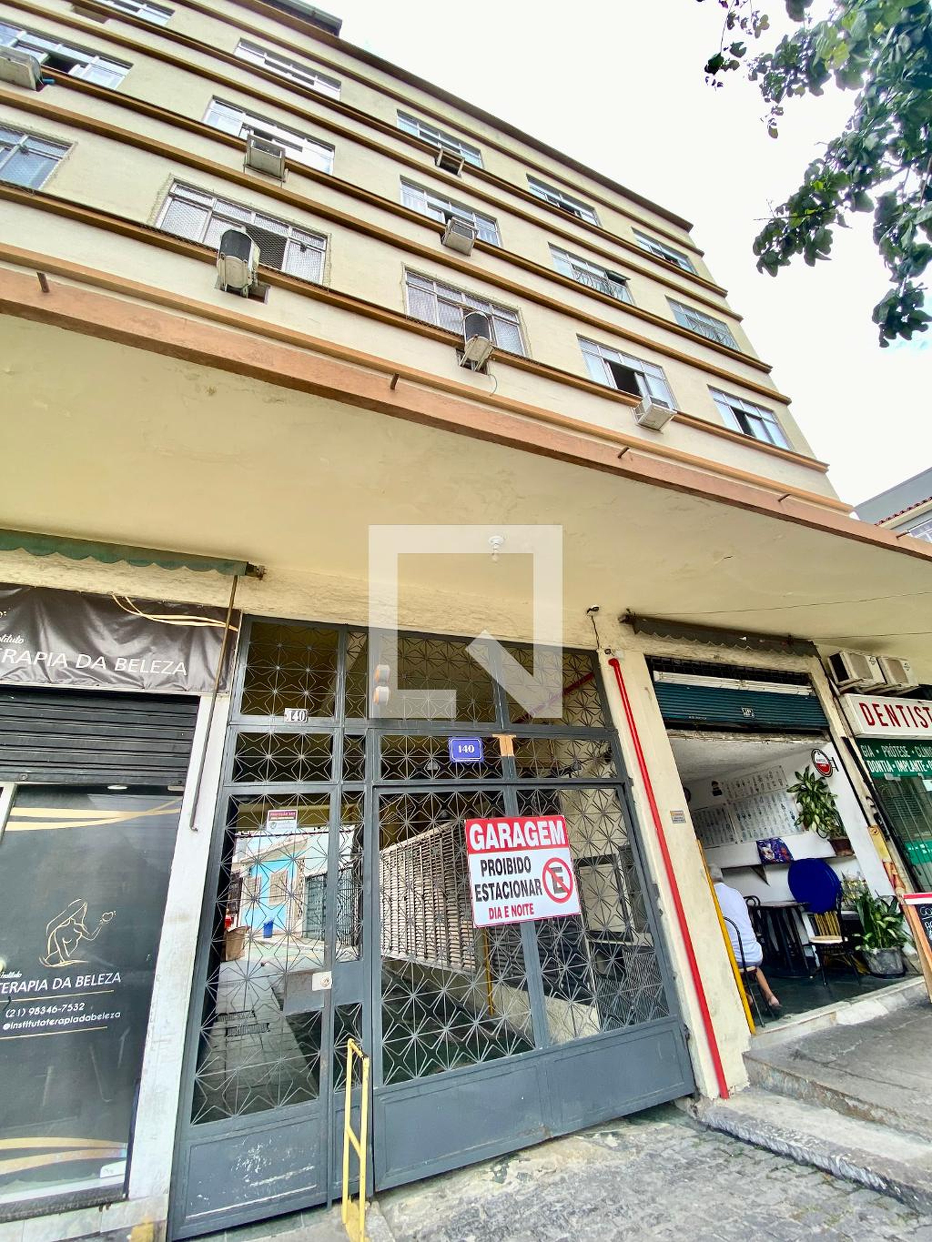 FACHADA Condomínio em Rua Miguel Cervantes, 140