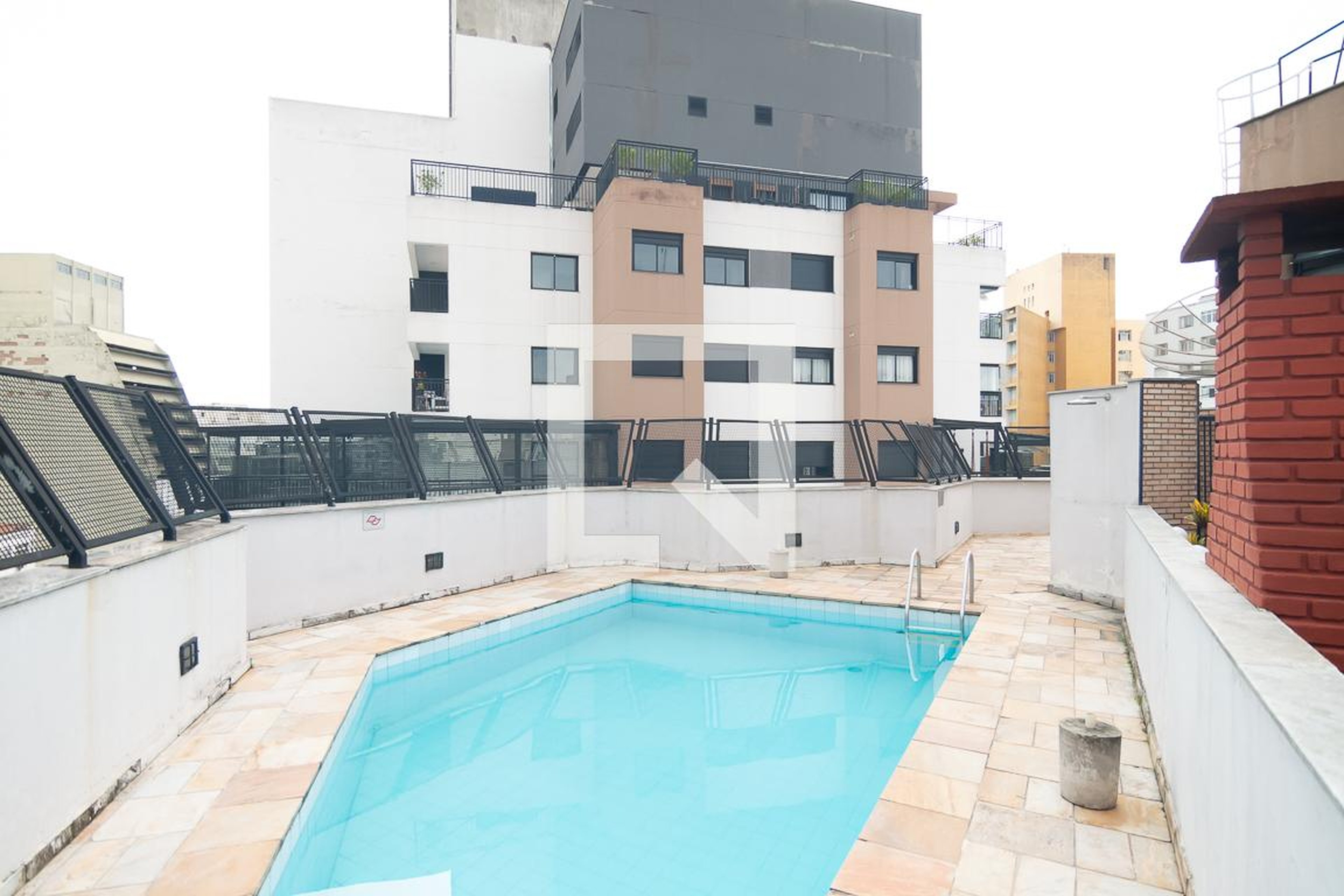 Piscina - Edifício Metropolitan Studio