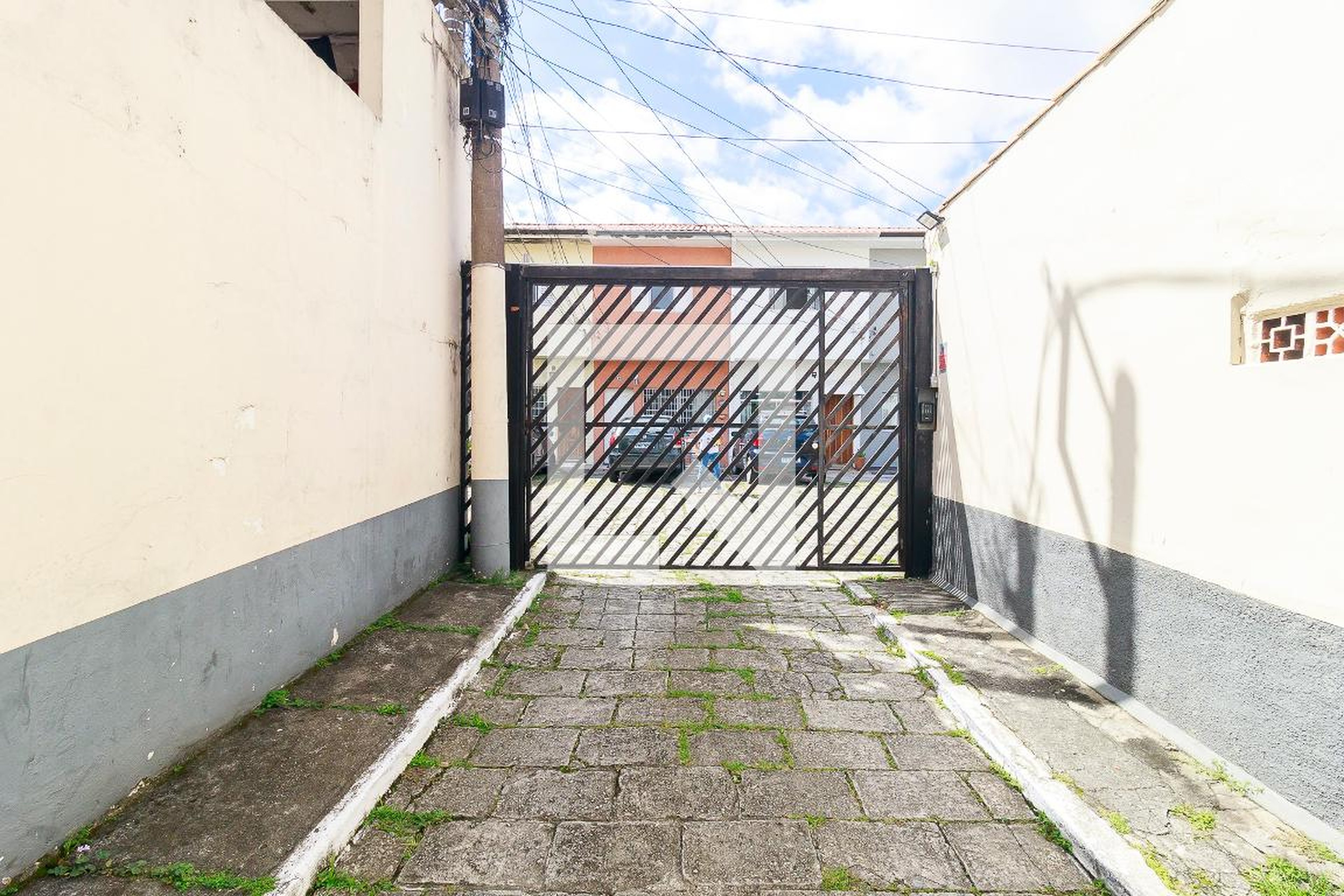 Fachada Condomínio em Rua Conceição de Monte Alegre, 670