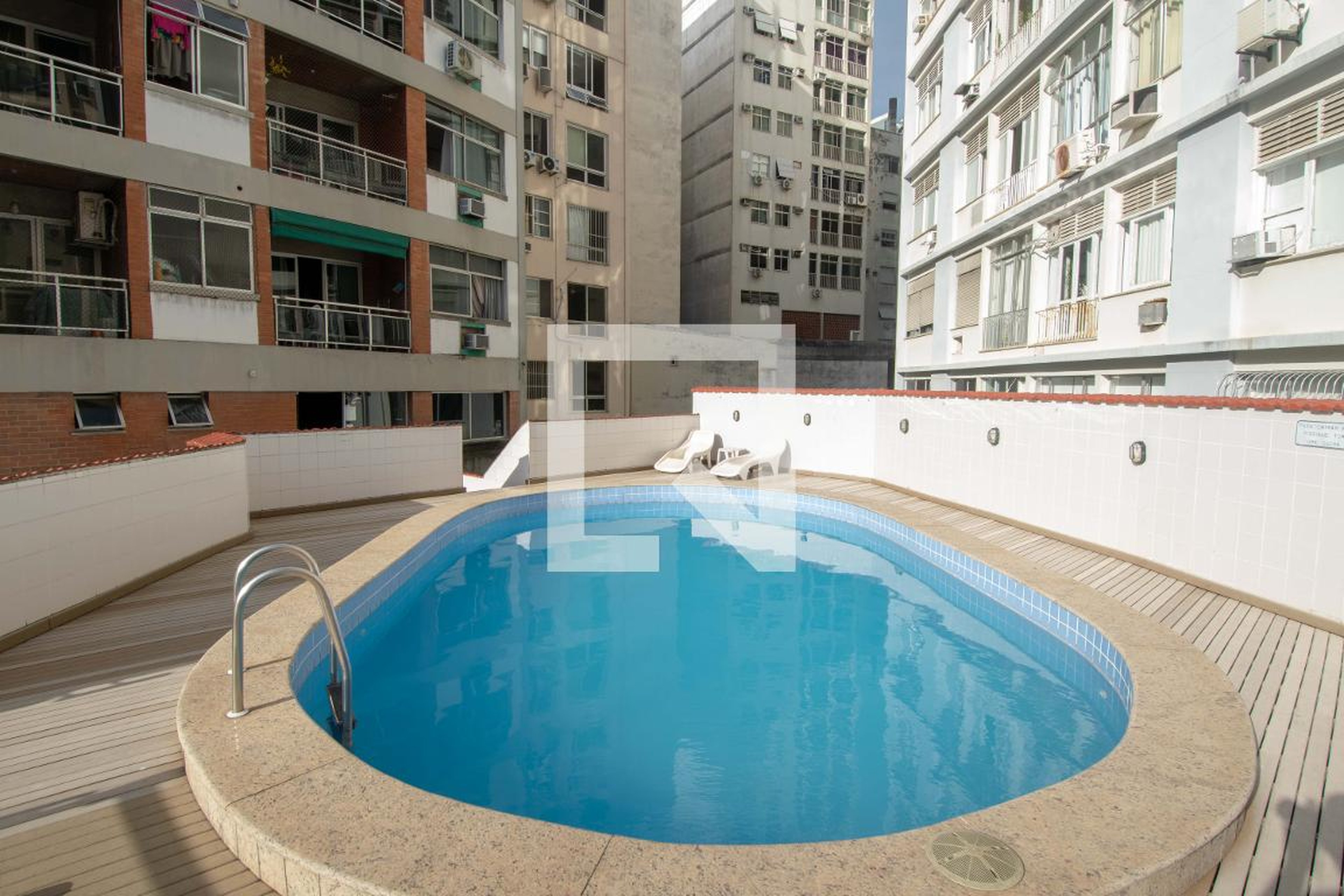 Piscina - Leila Maria