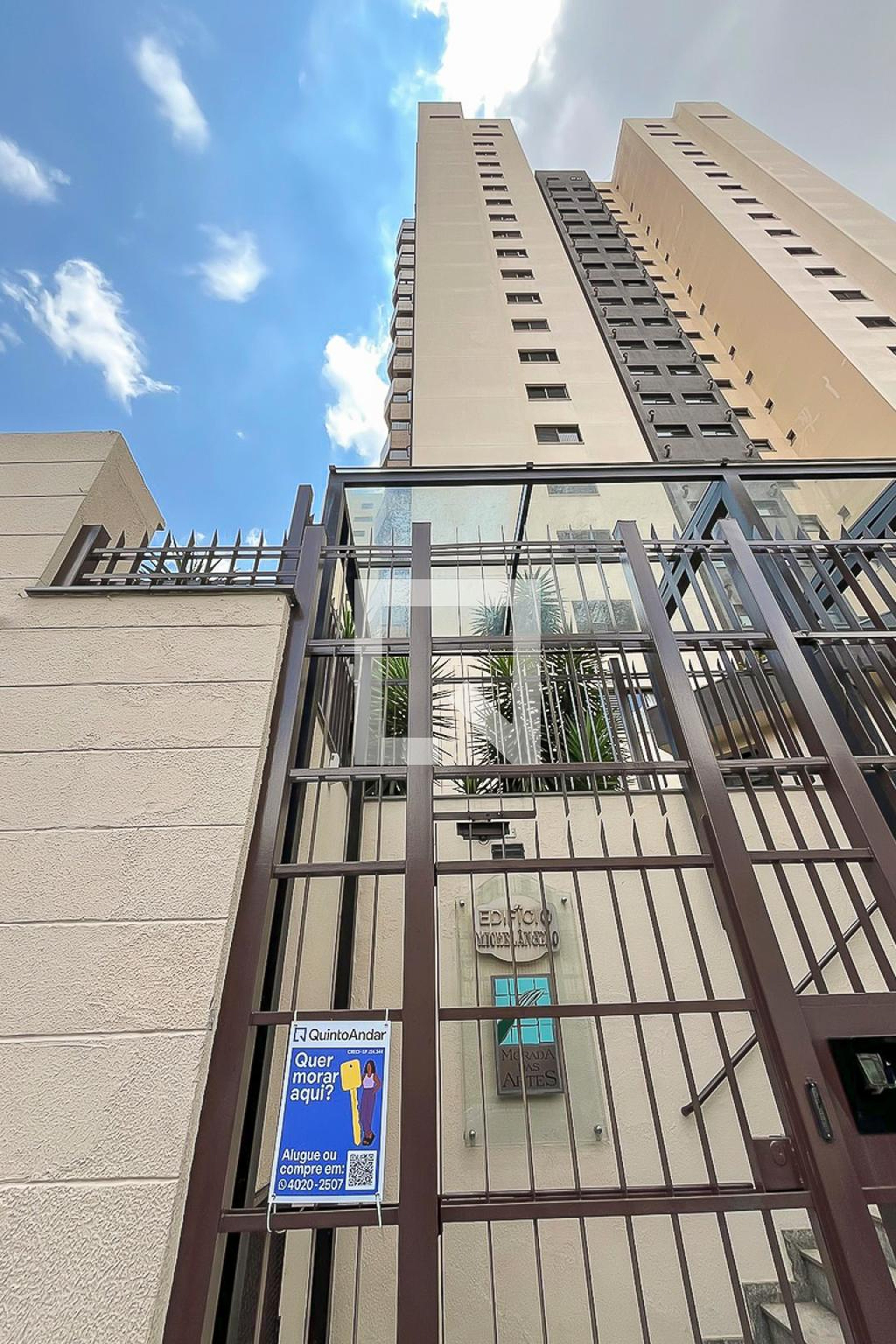 Fachada Condomínio em Rua D8217artagnan, 67