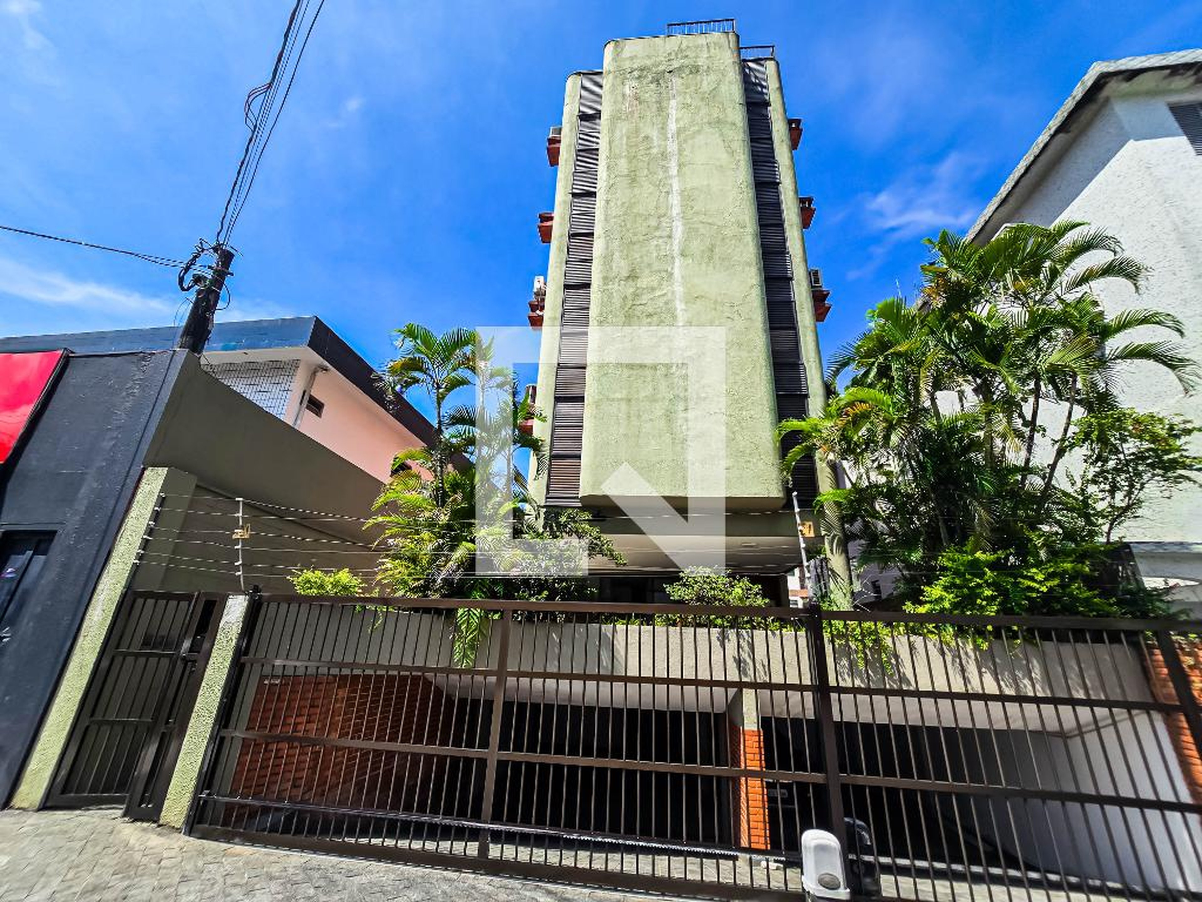 Fachada do Prédio Condomínio em Rua Colômbia, 480