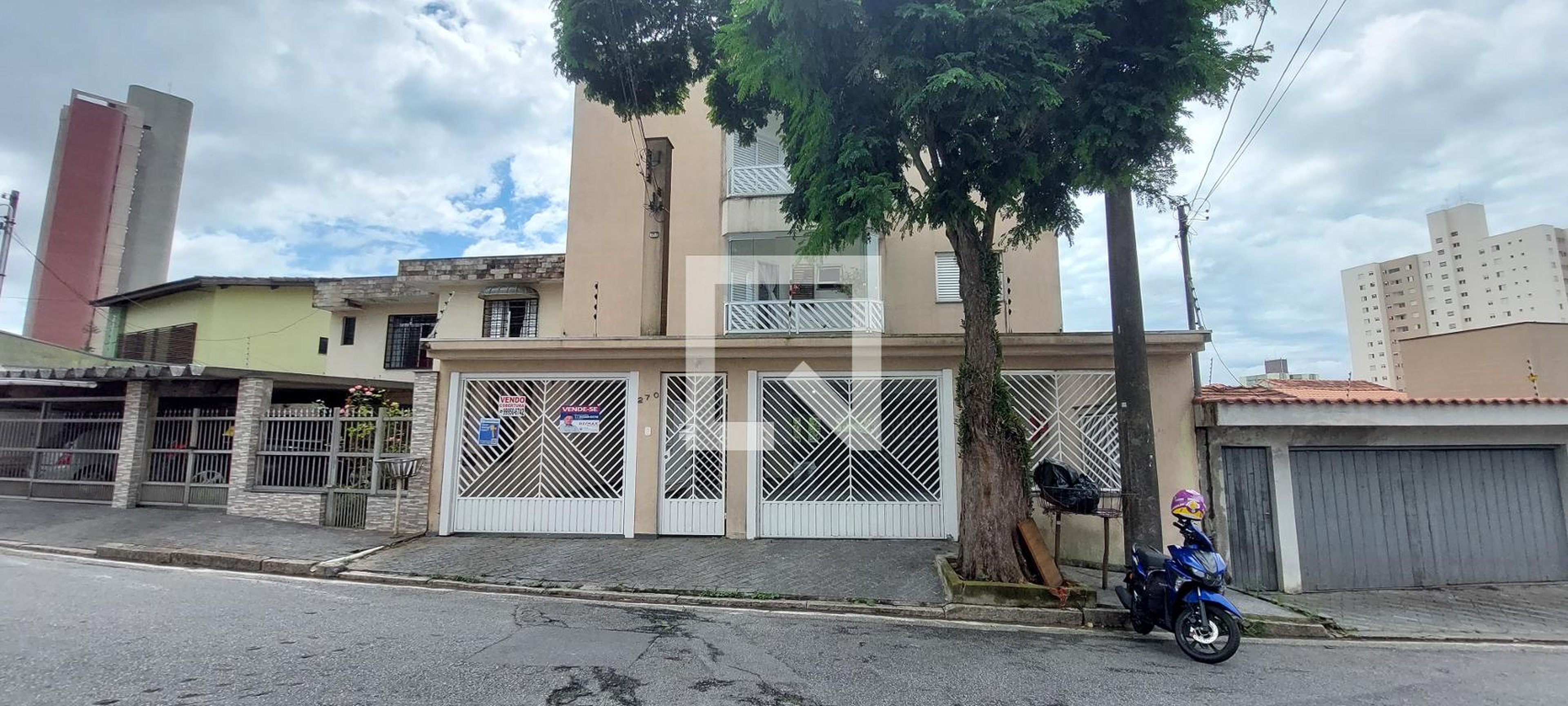 Fachada Condomínio em Rua Princesa Isabel, 270