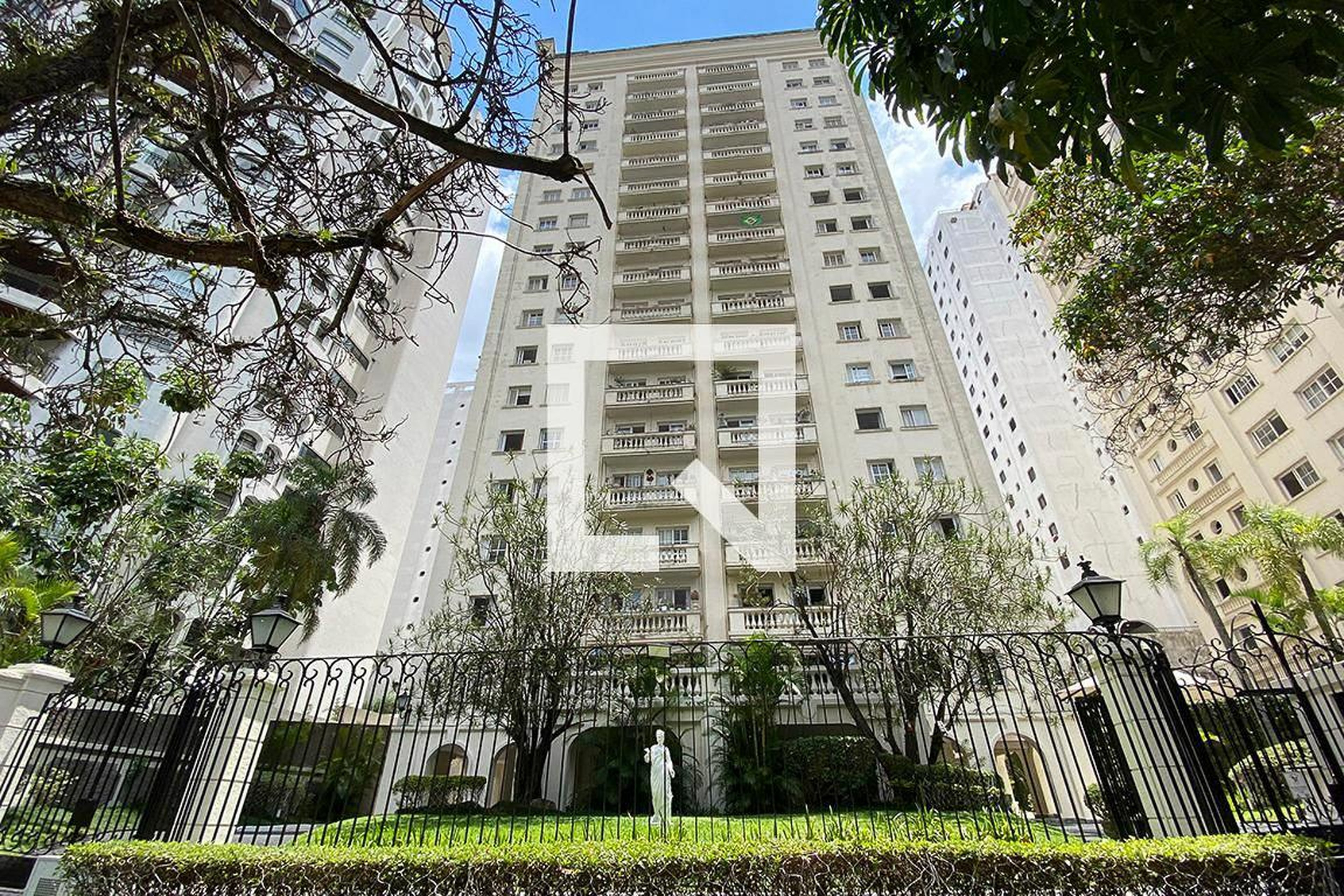 Fachada Condomínio Mansão Debret