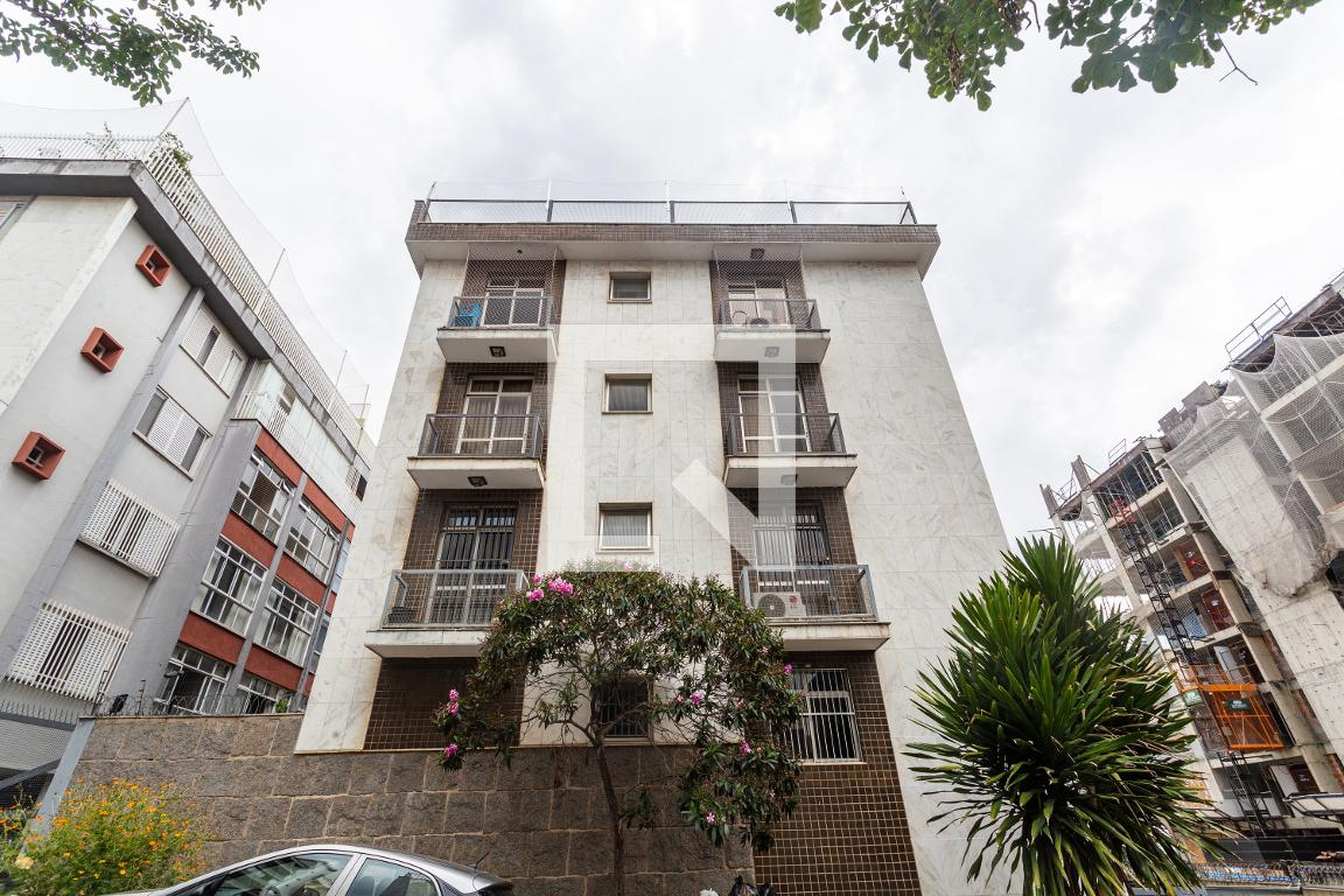 Fachada Condomínio em Rua Raul Pompéia, 400