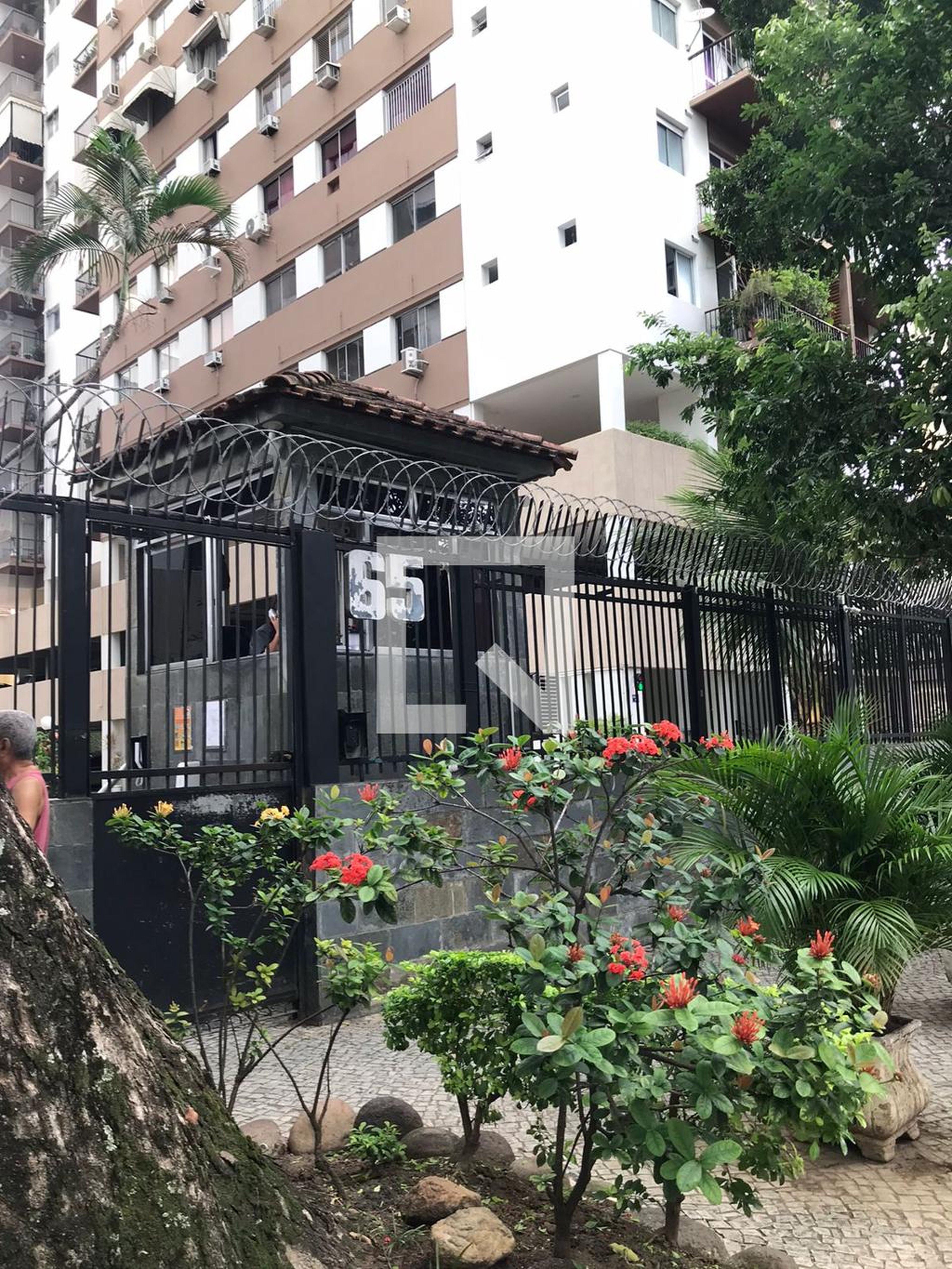 Fachada do Prédio Condomínio Bandeirante A. de Gusmão