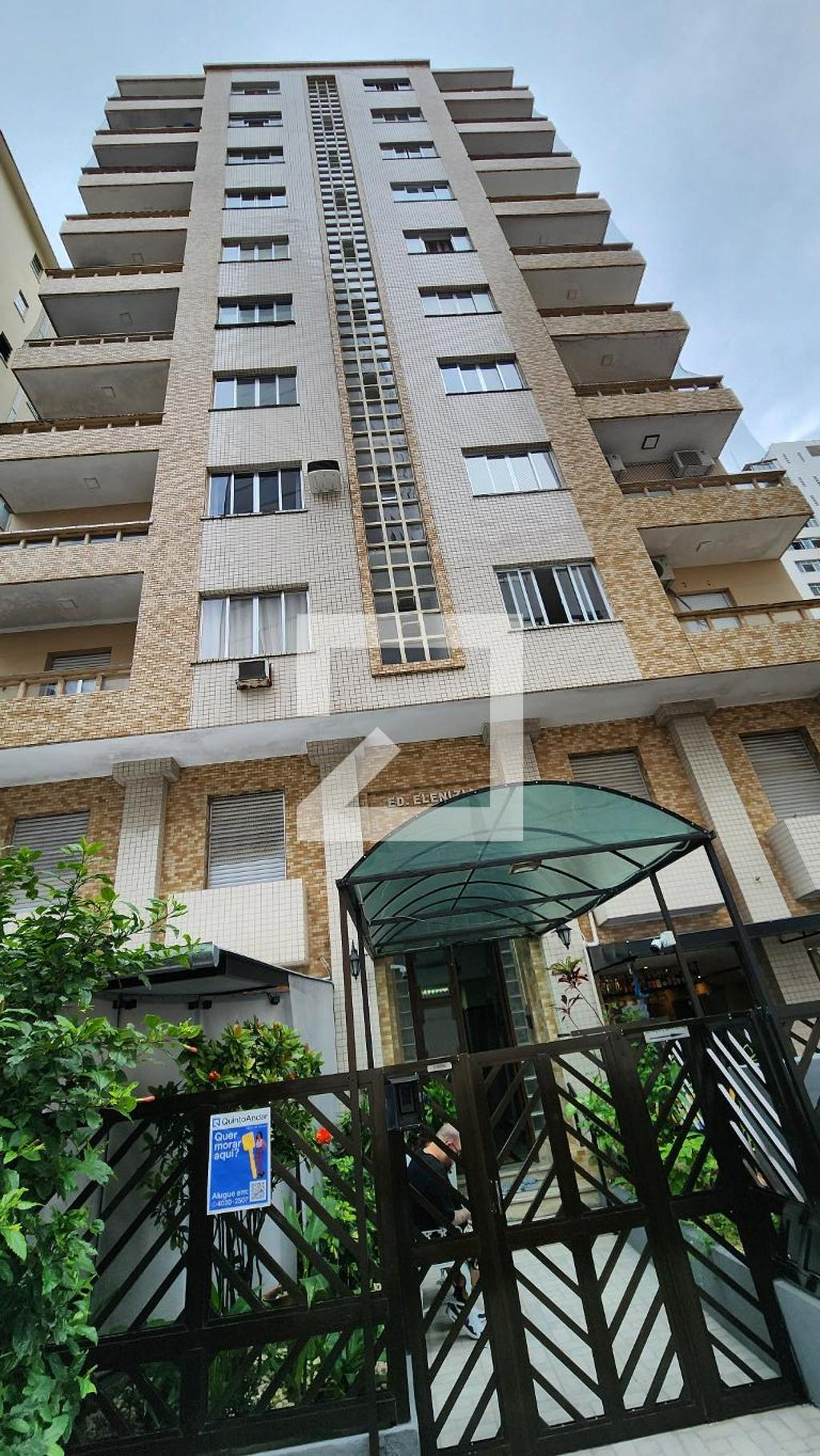 Fachada do Prédio Condomínio Elenizia