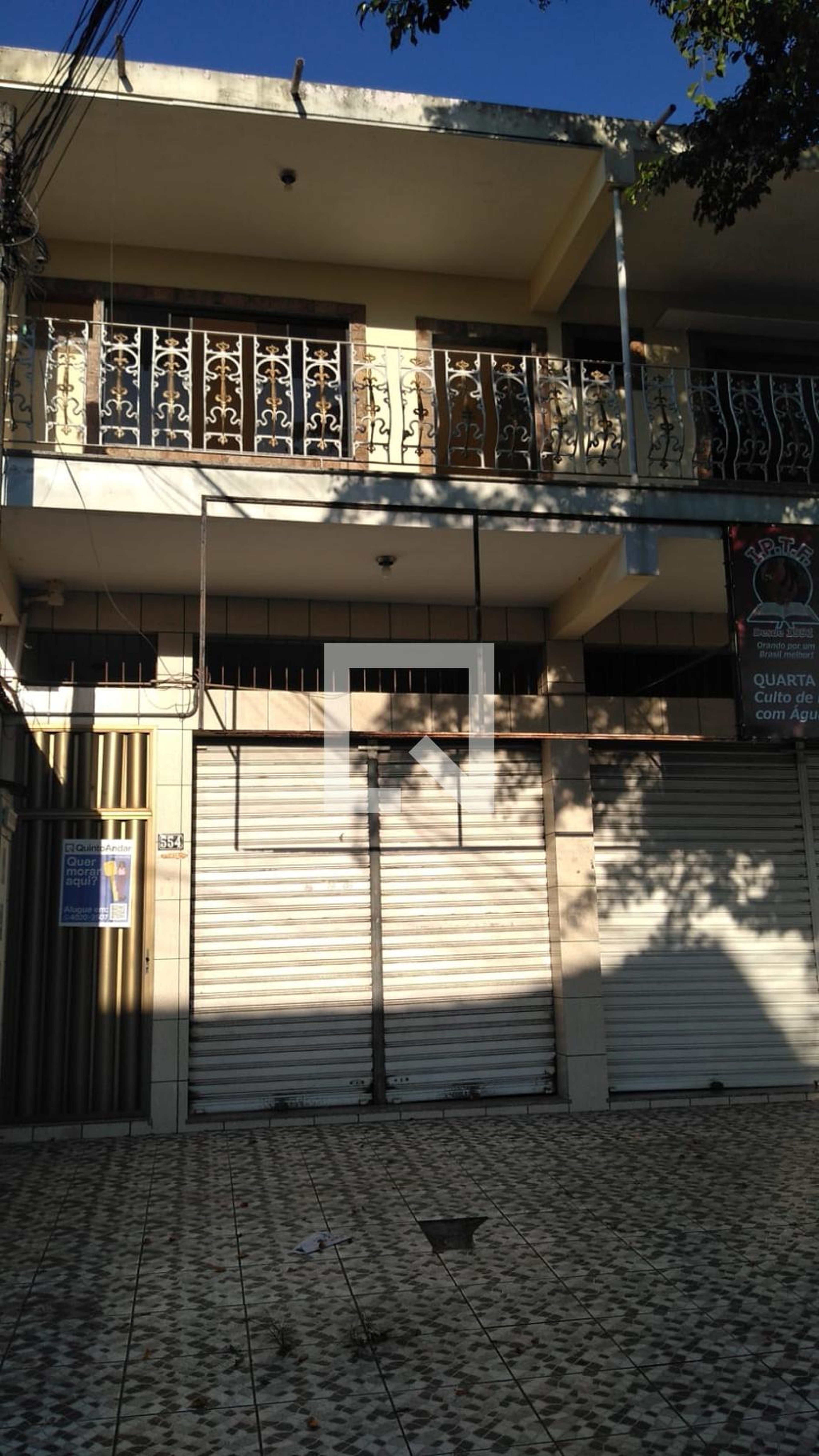 Fachada Condomínio em Rua Francisco Mota, 554
