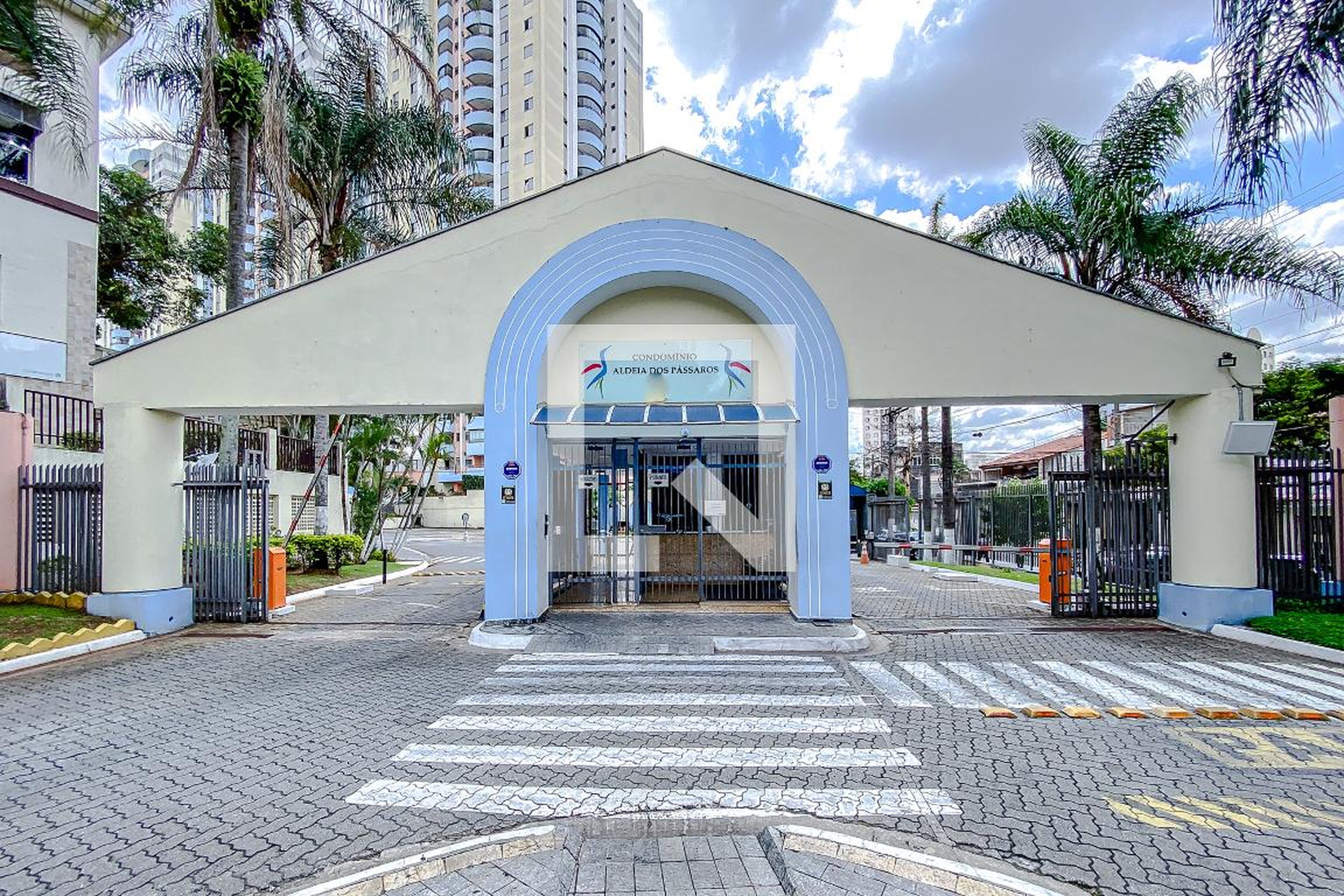 Fachada Condomínio em Rua Demétrio Ribeiro, 88