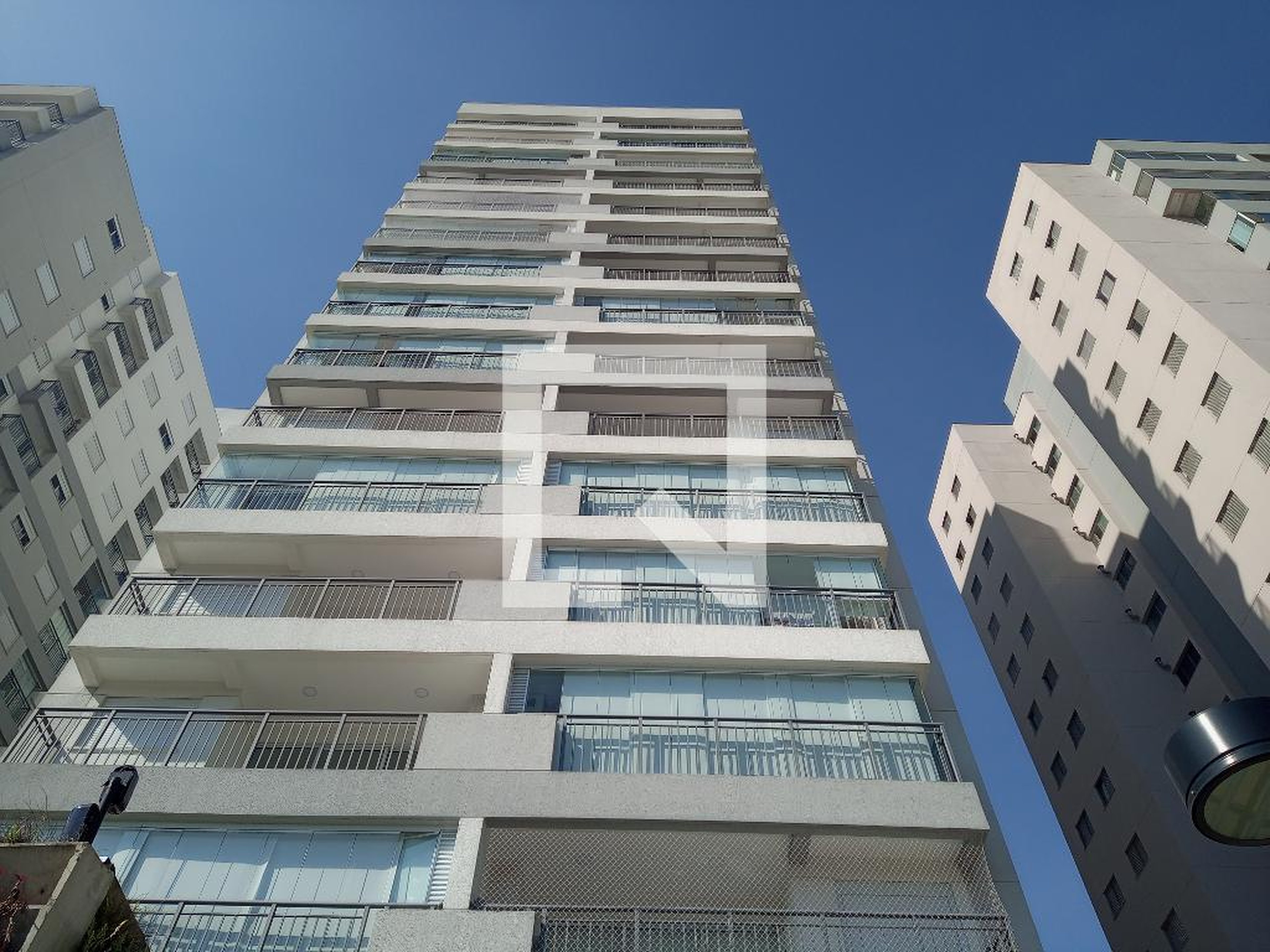 Fachada Condomínio em Rua Curuena, 240