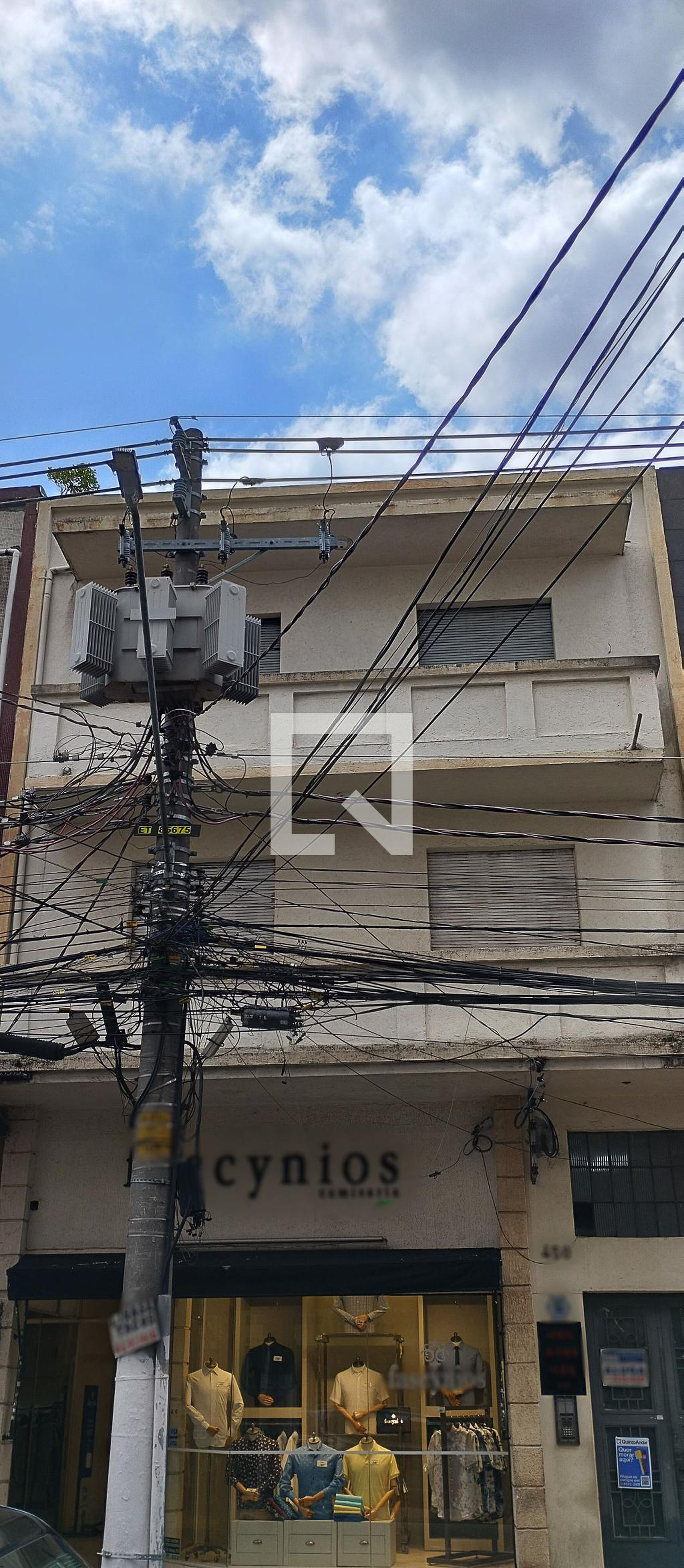 Fachada Condomínio em Rua da Graça, 450