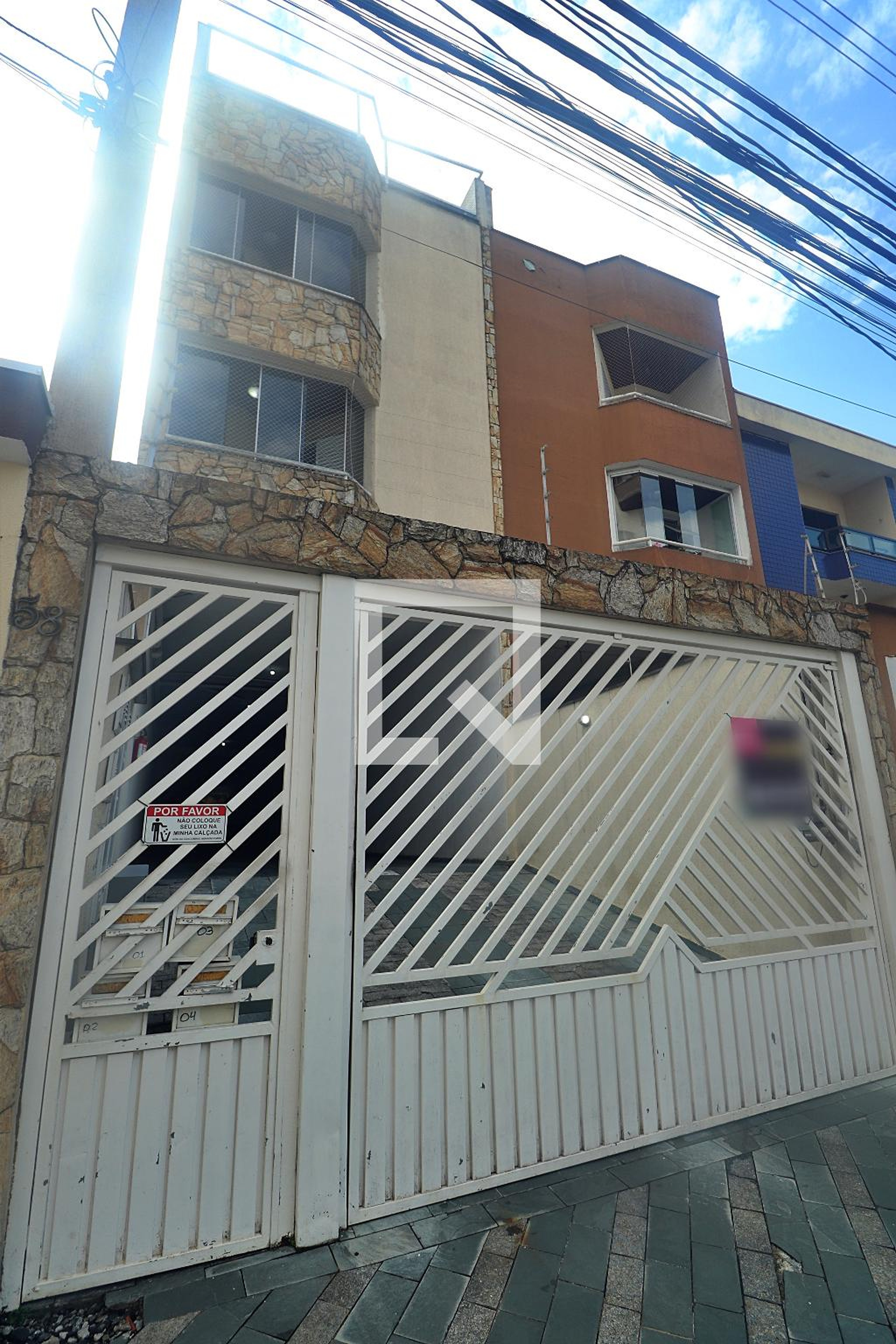 Fachada Condomínio em Rua Holanda, 58