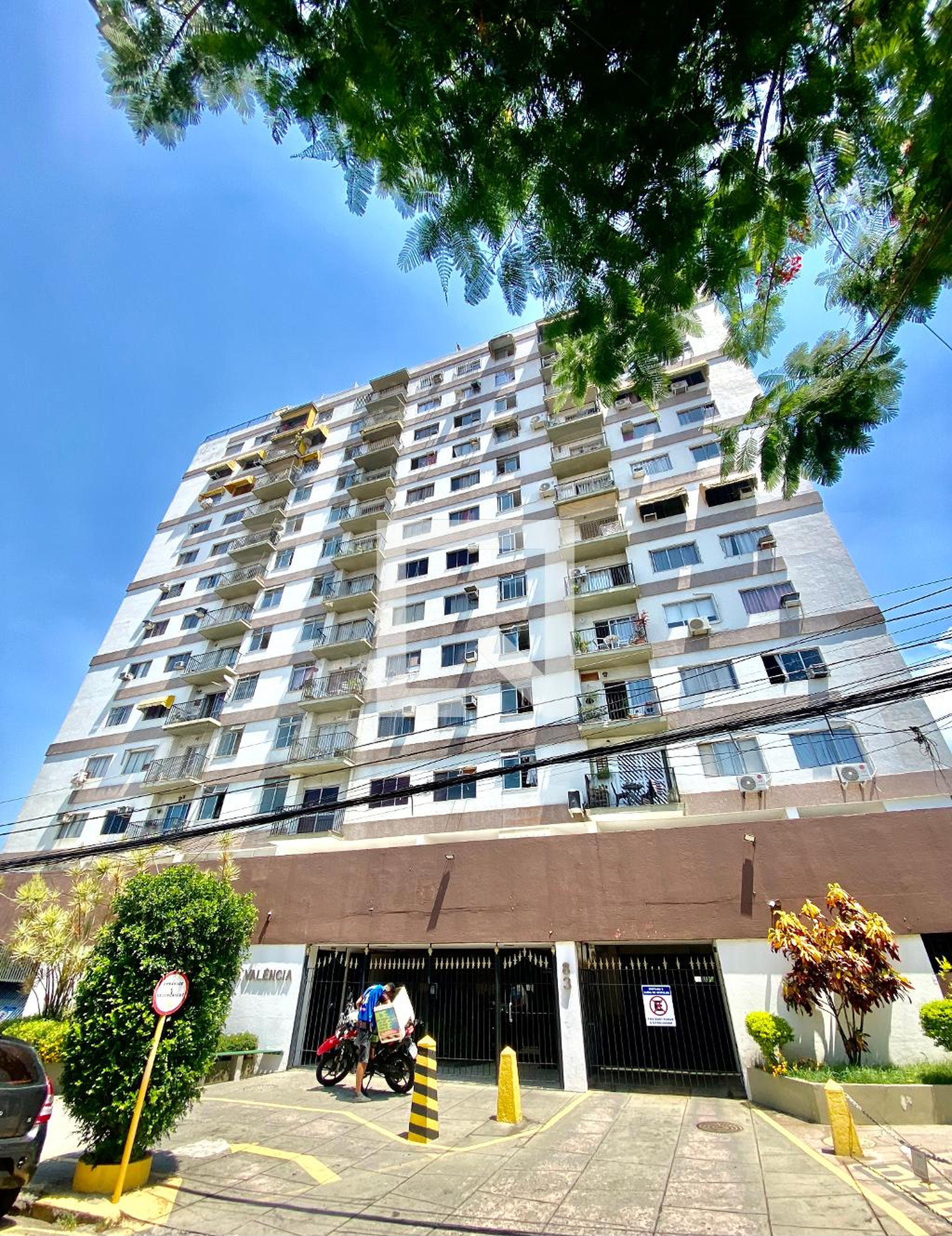 Fachada do Prédio Condomínio Valência