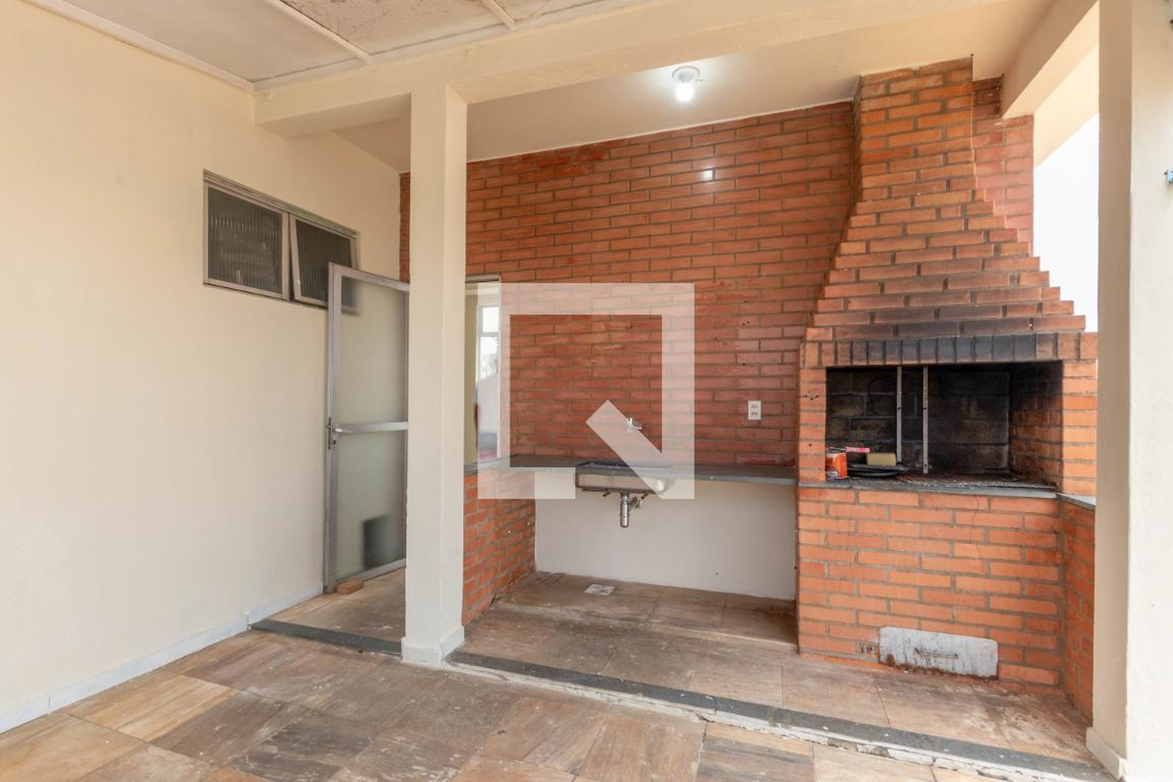 Churrasqueira Condomínio em Rua Otávio Otoní, 173